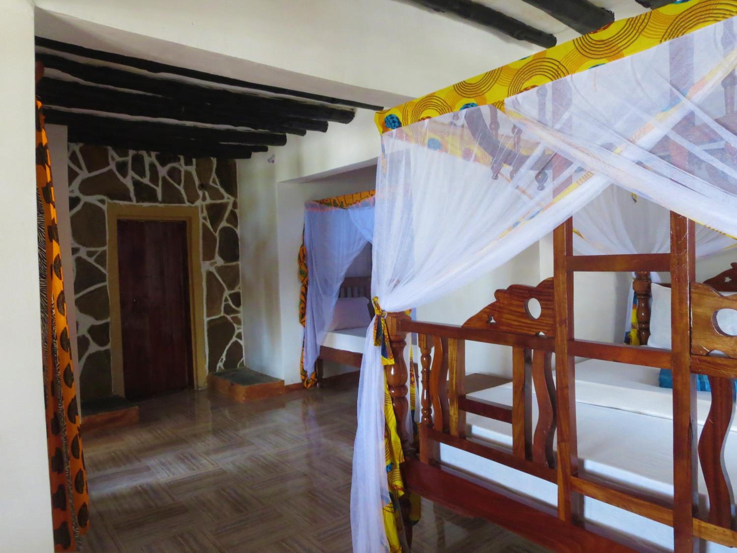 Bungalow with Balcony and Sea View