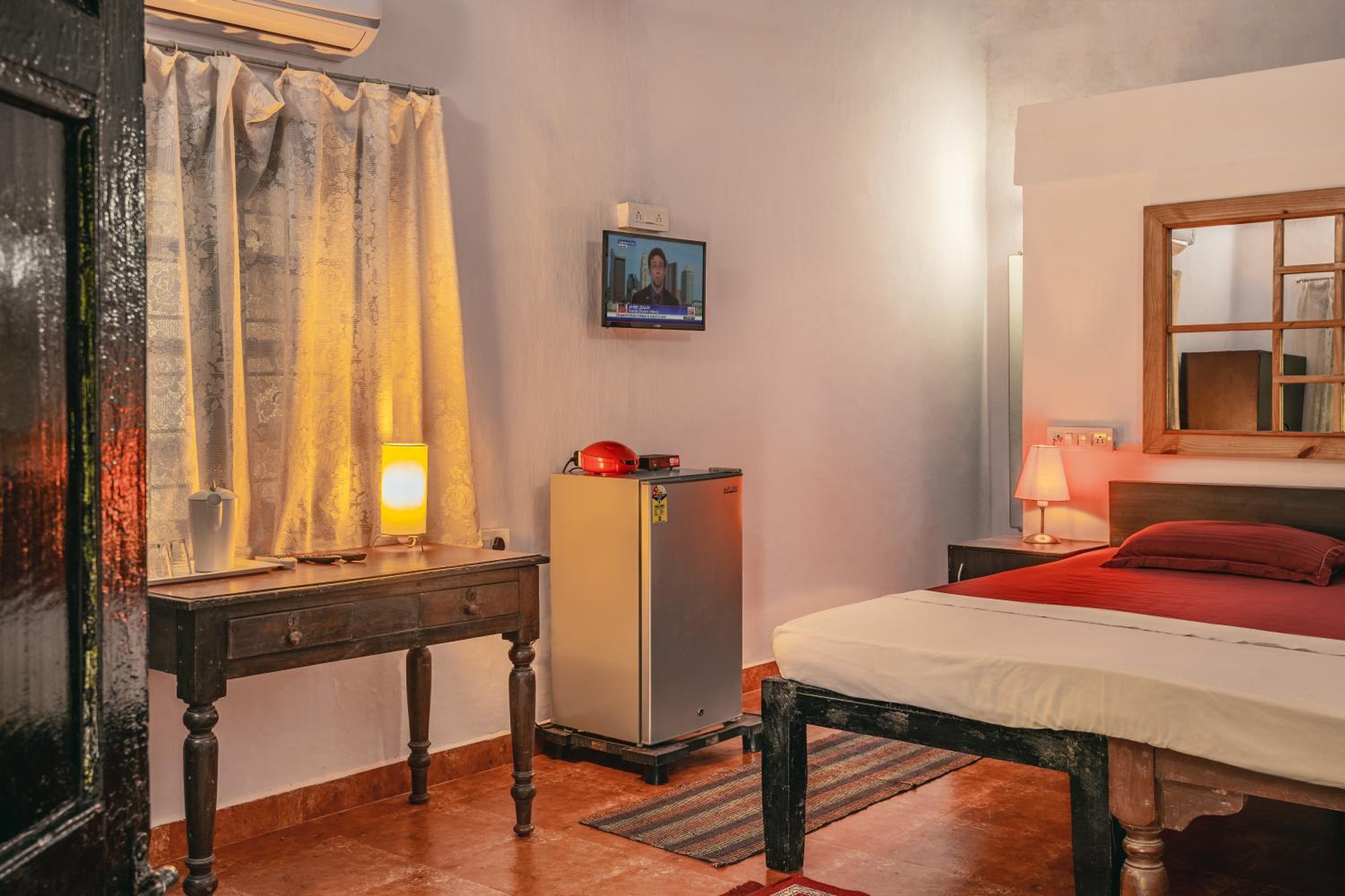 Standard Twin Room with Garden View - Photo 9