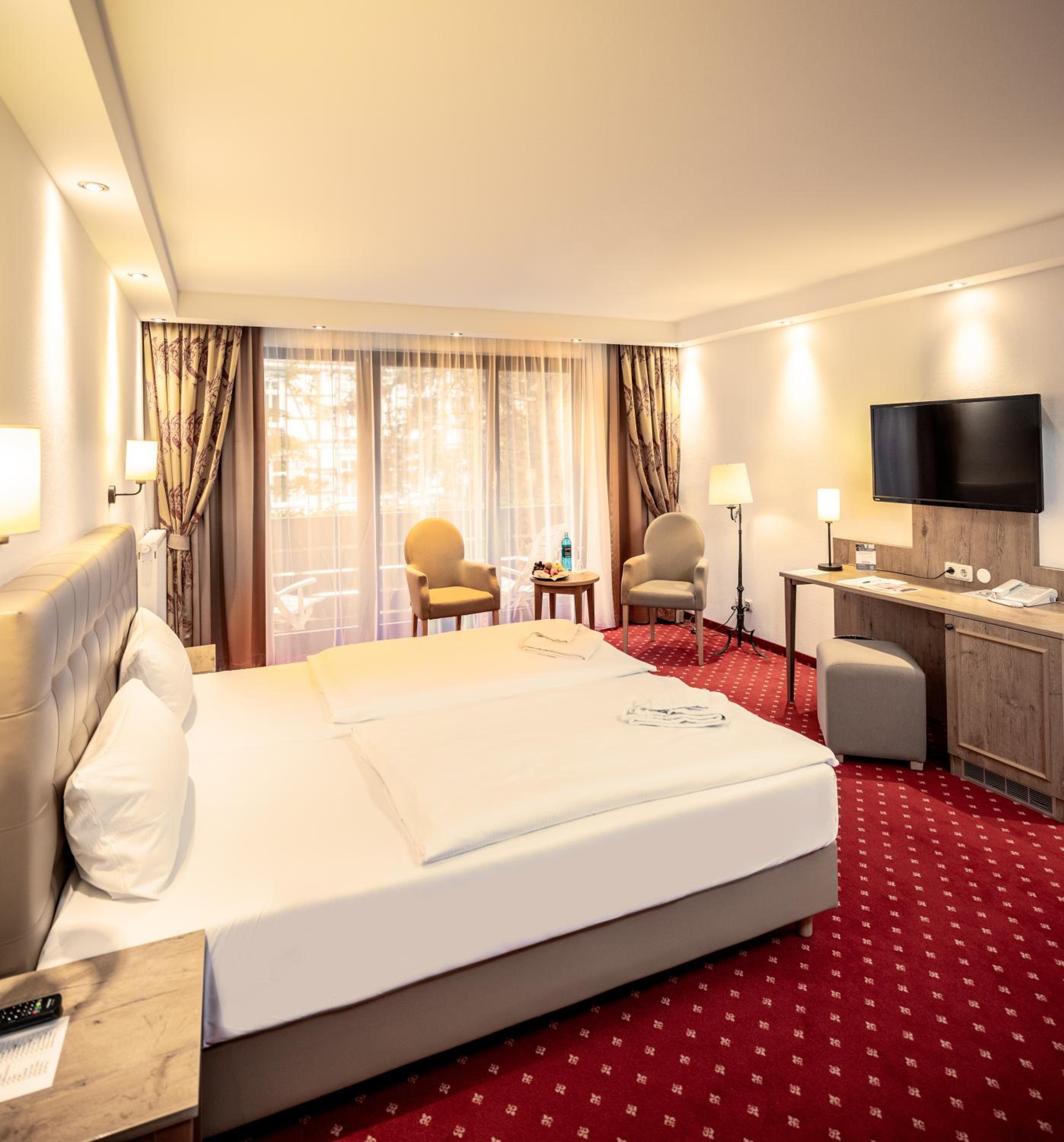 Deluxe Double Room with Balcony - Photo 1