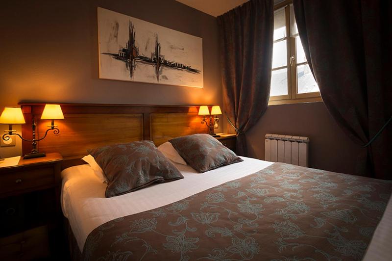 Standard Double Room - Photo 7