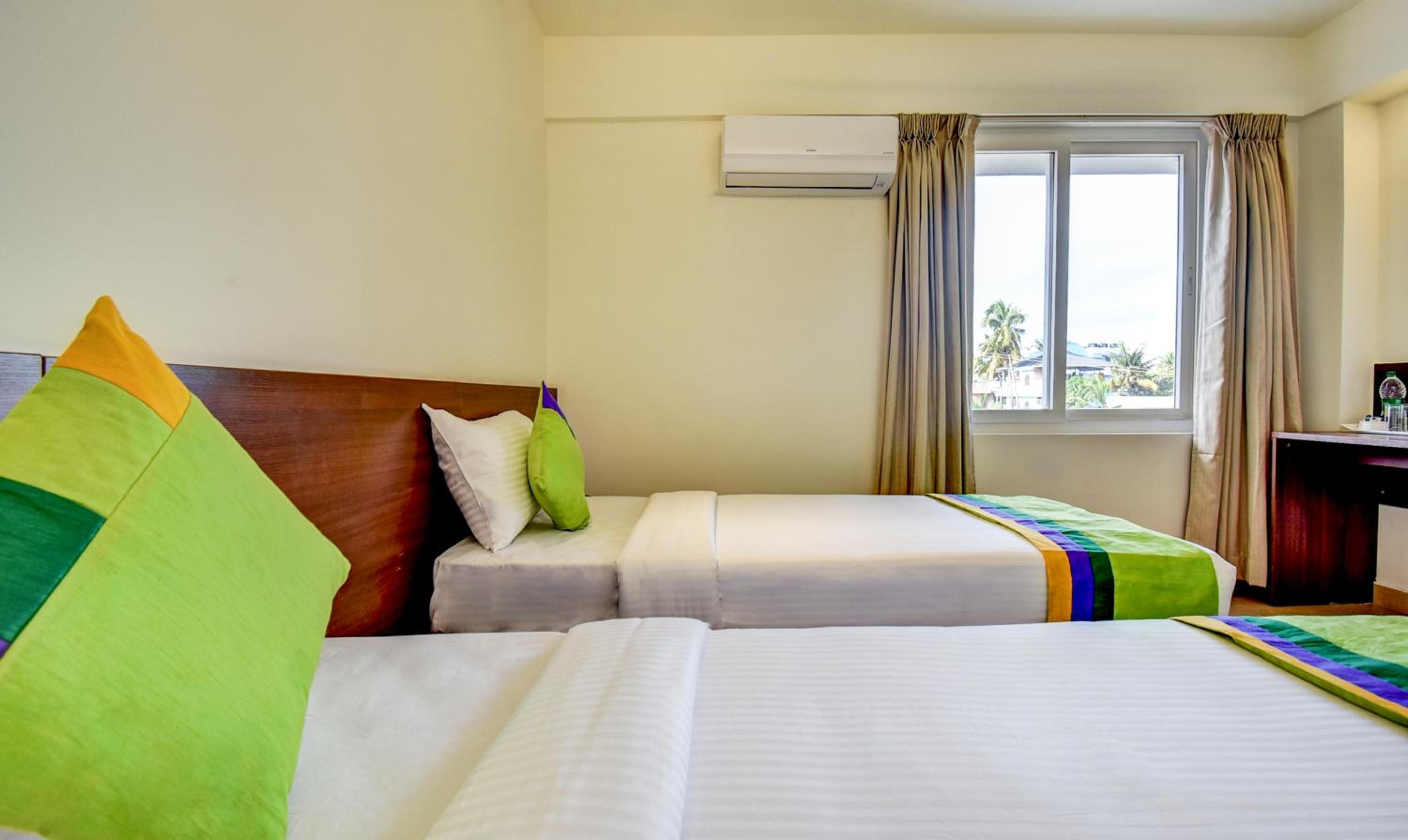 Standard Twin Room - Photo 3