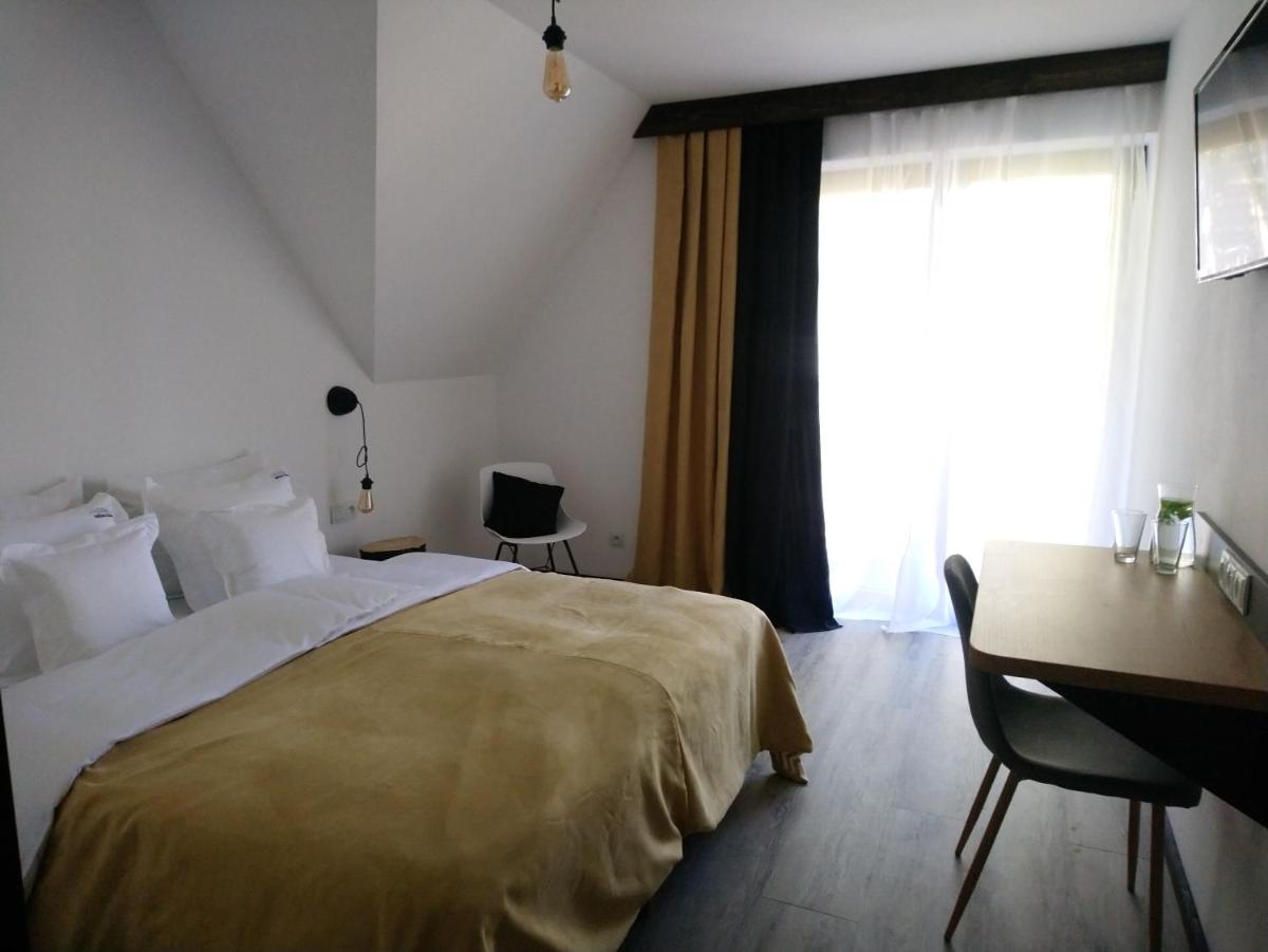 Standard Double or Twin Room photo 3