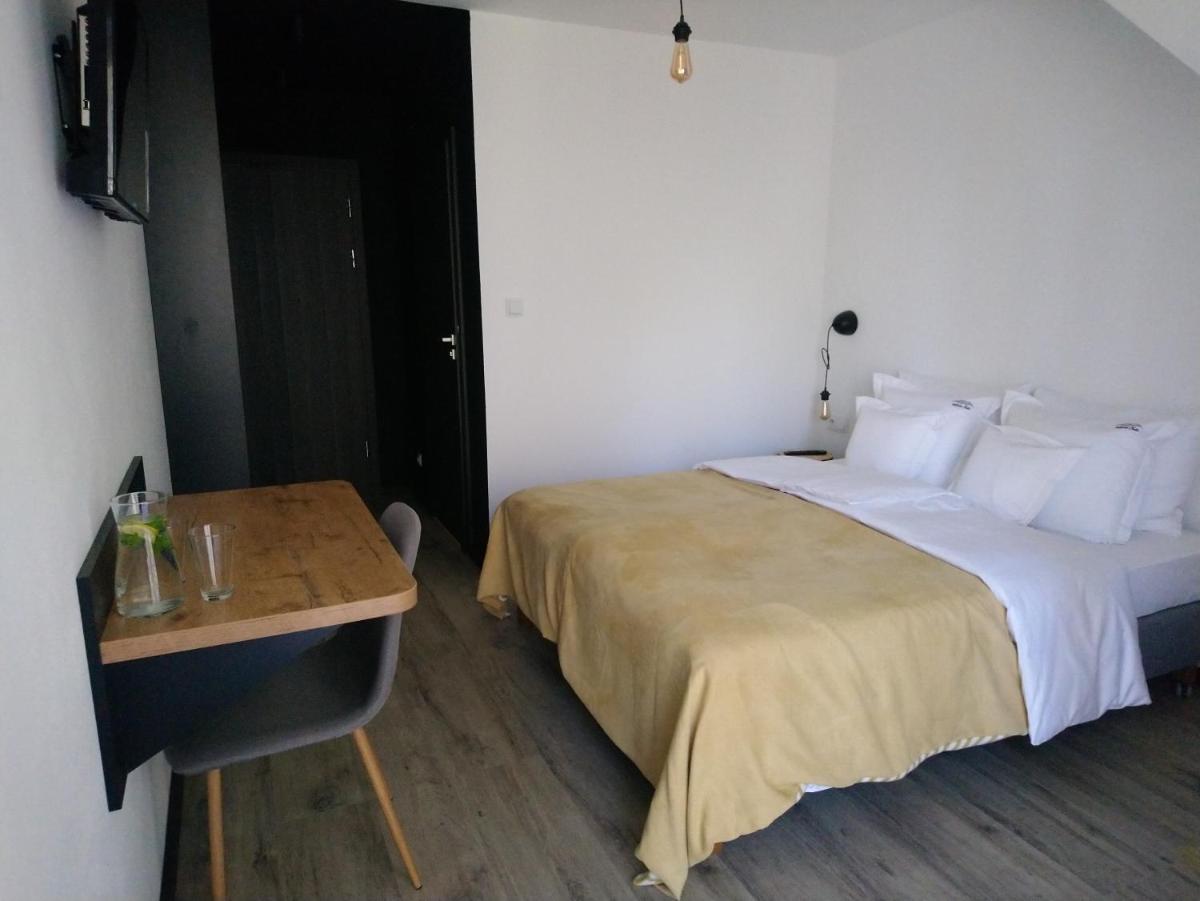 Standard Double or Twin Room photo 1
