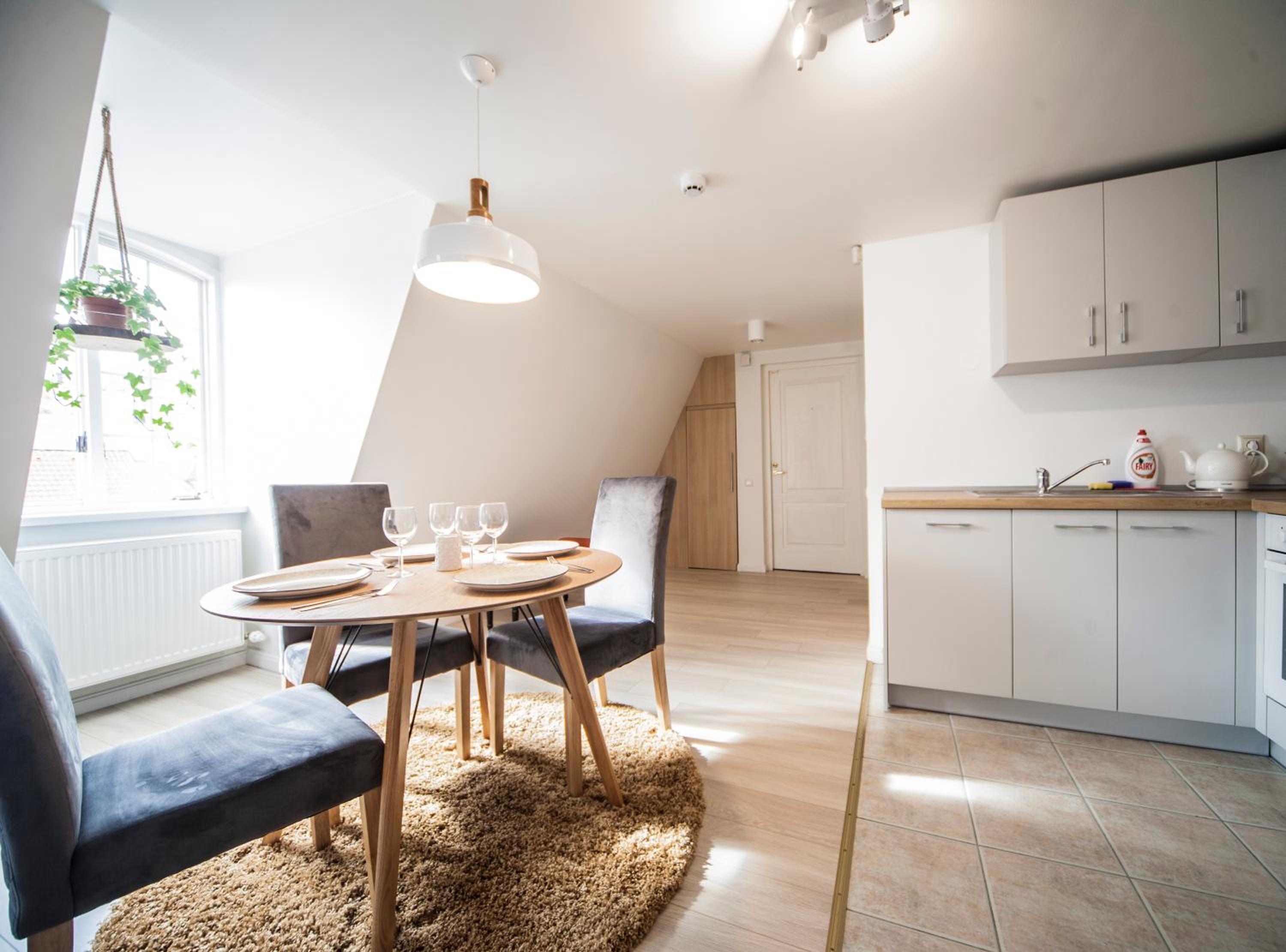 Apartment - Split Level - Photo 7