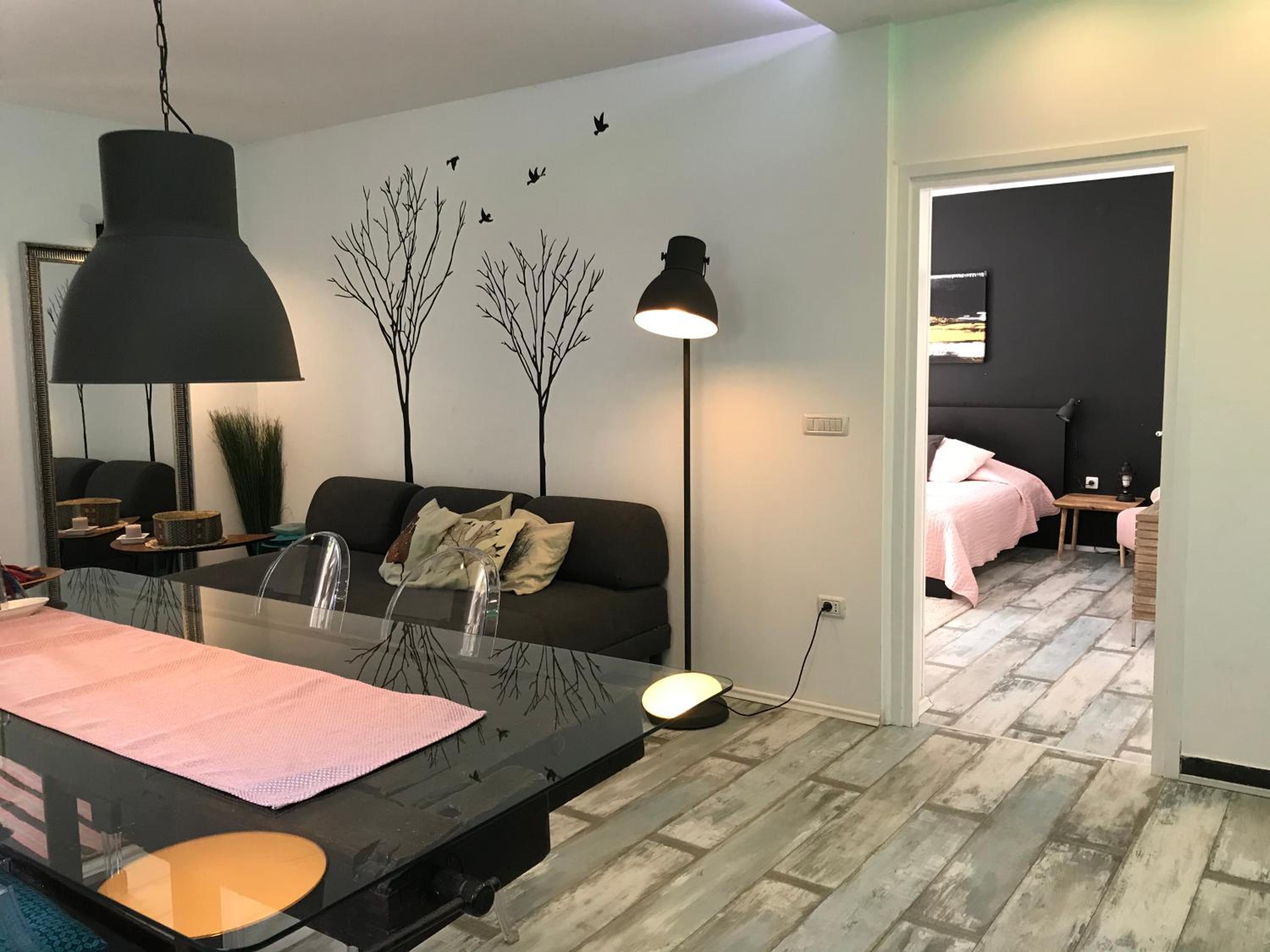 Apartment with Garden View