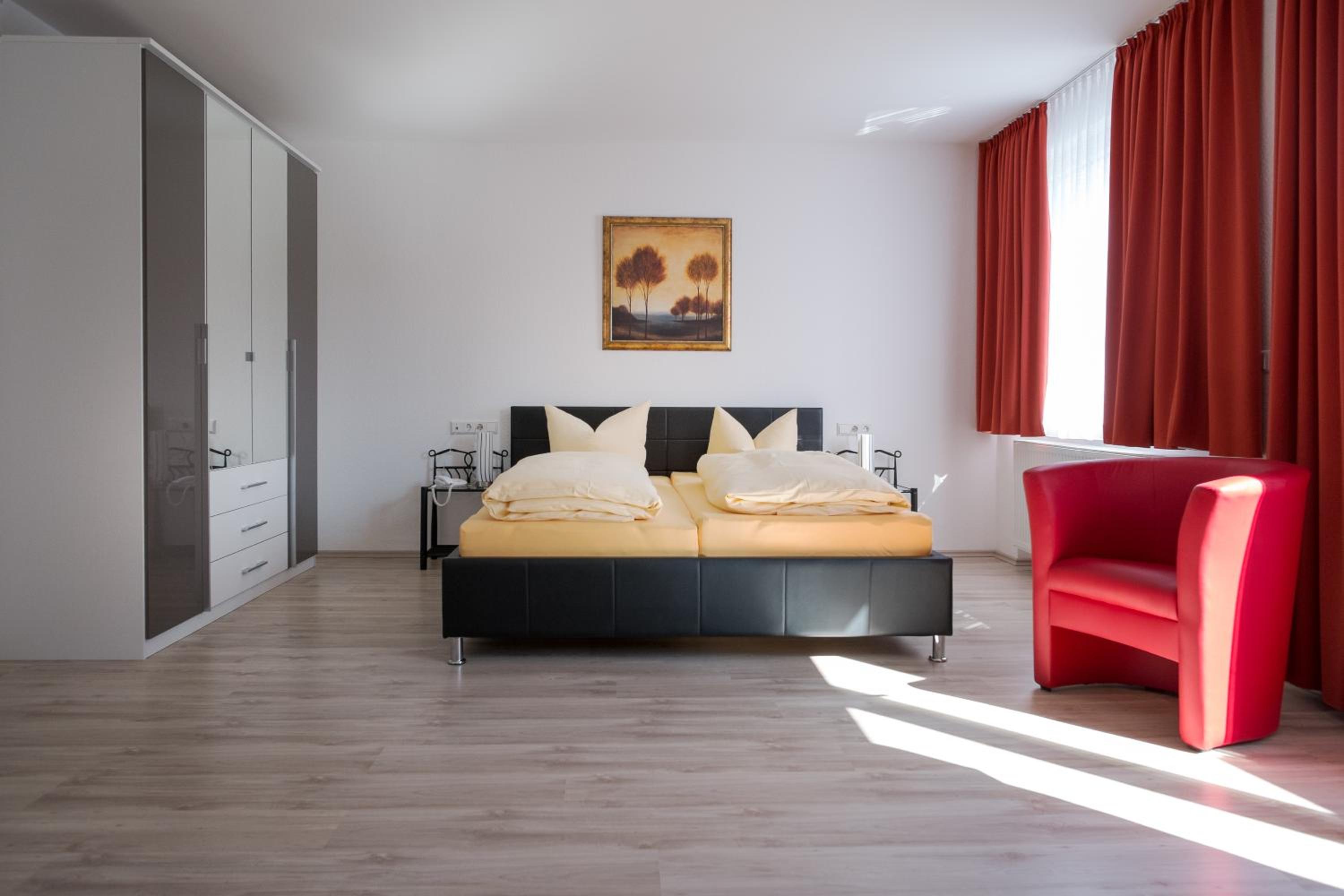 Large Double Room photo 3
