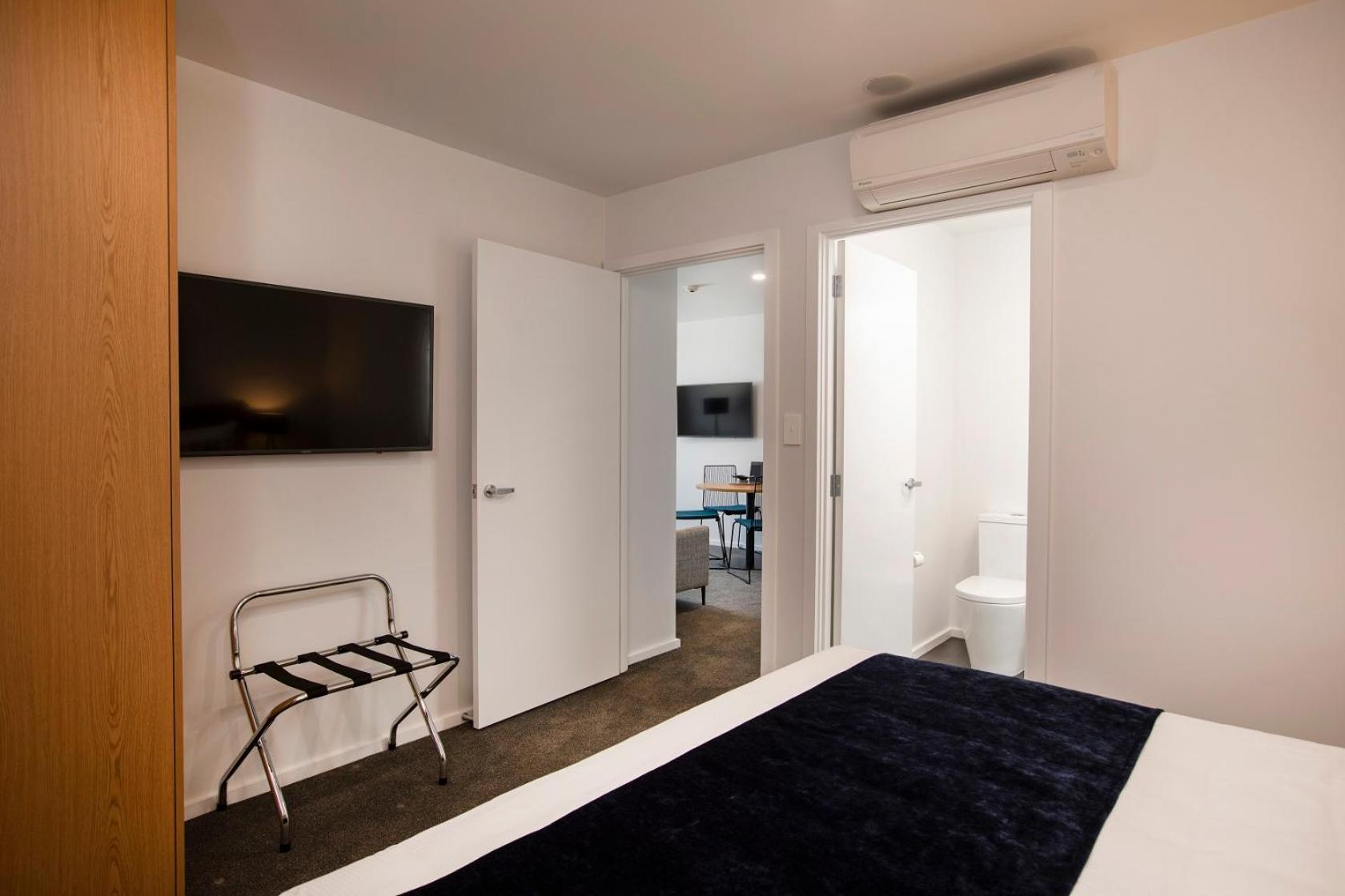 One-Bedroom Apartment photo 2