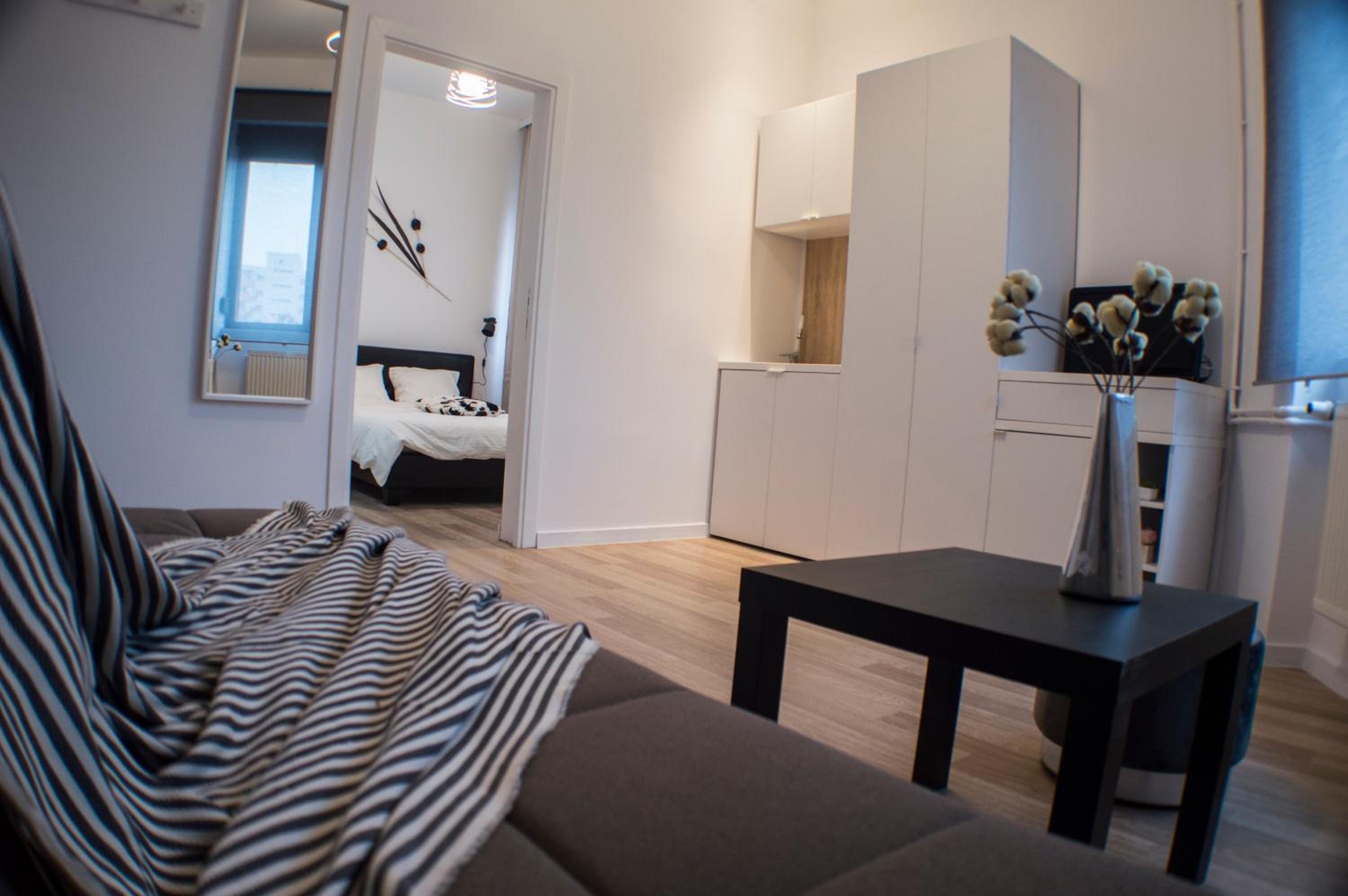 Apartment - Photo 3