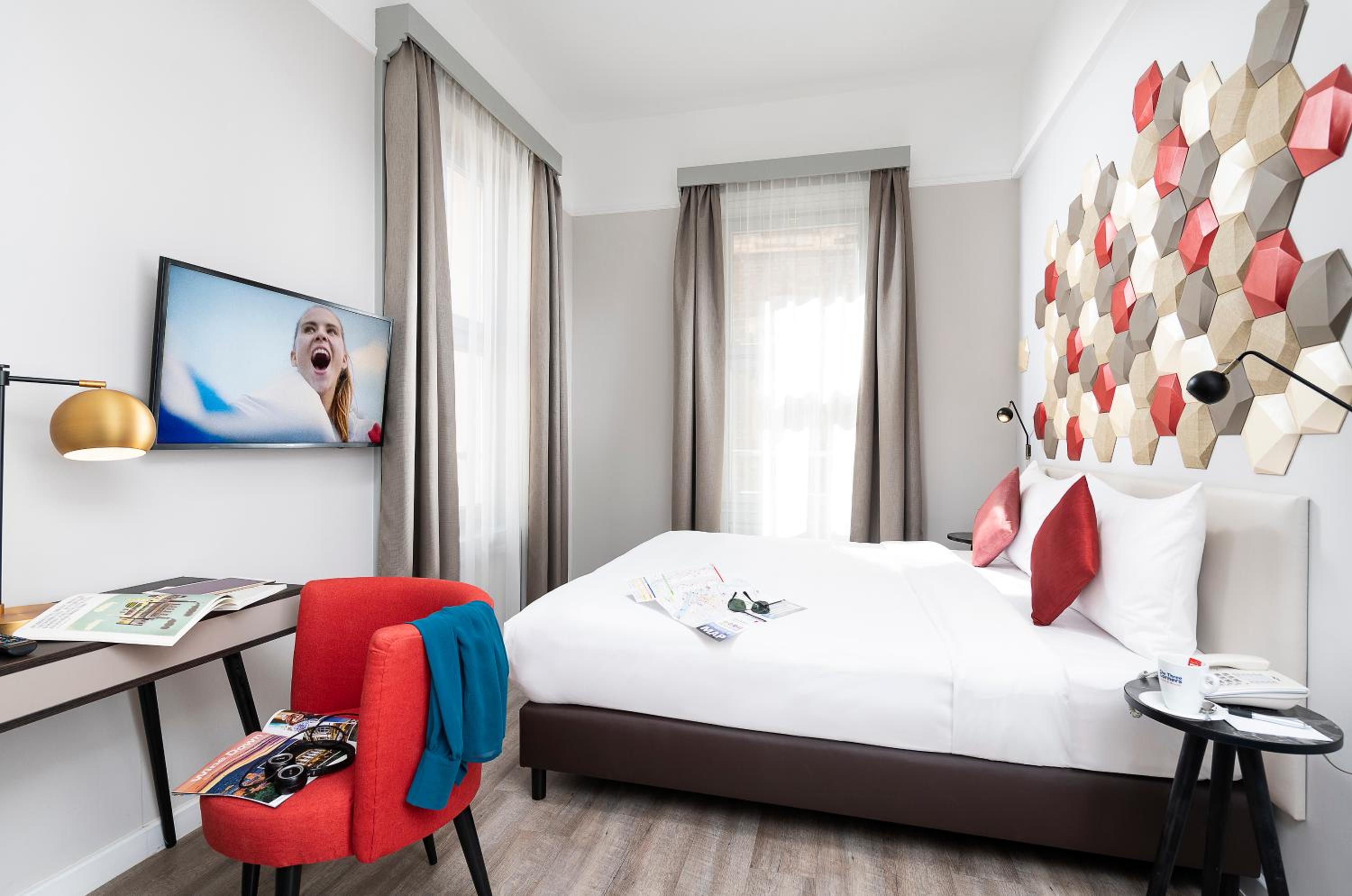 Superior Double or Twin Room - Photo 3