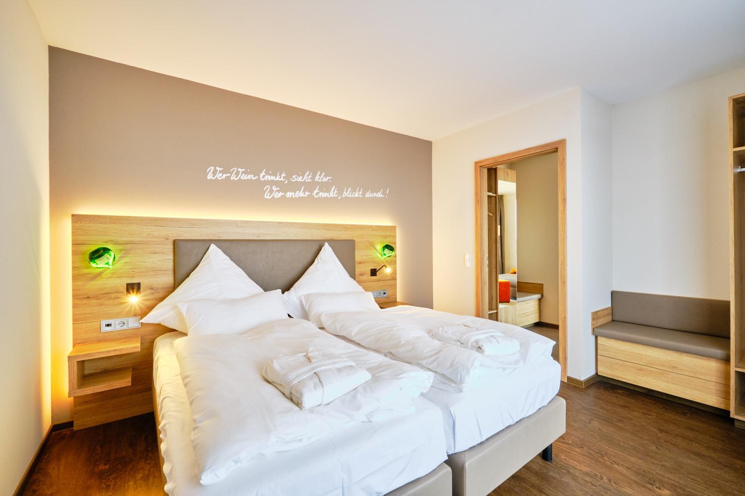 Suite - Photo 1