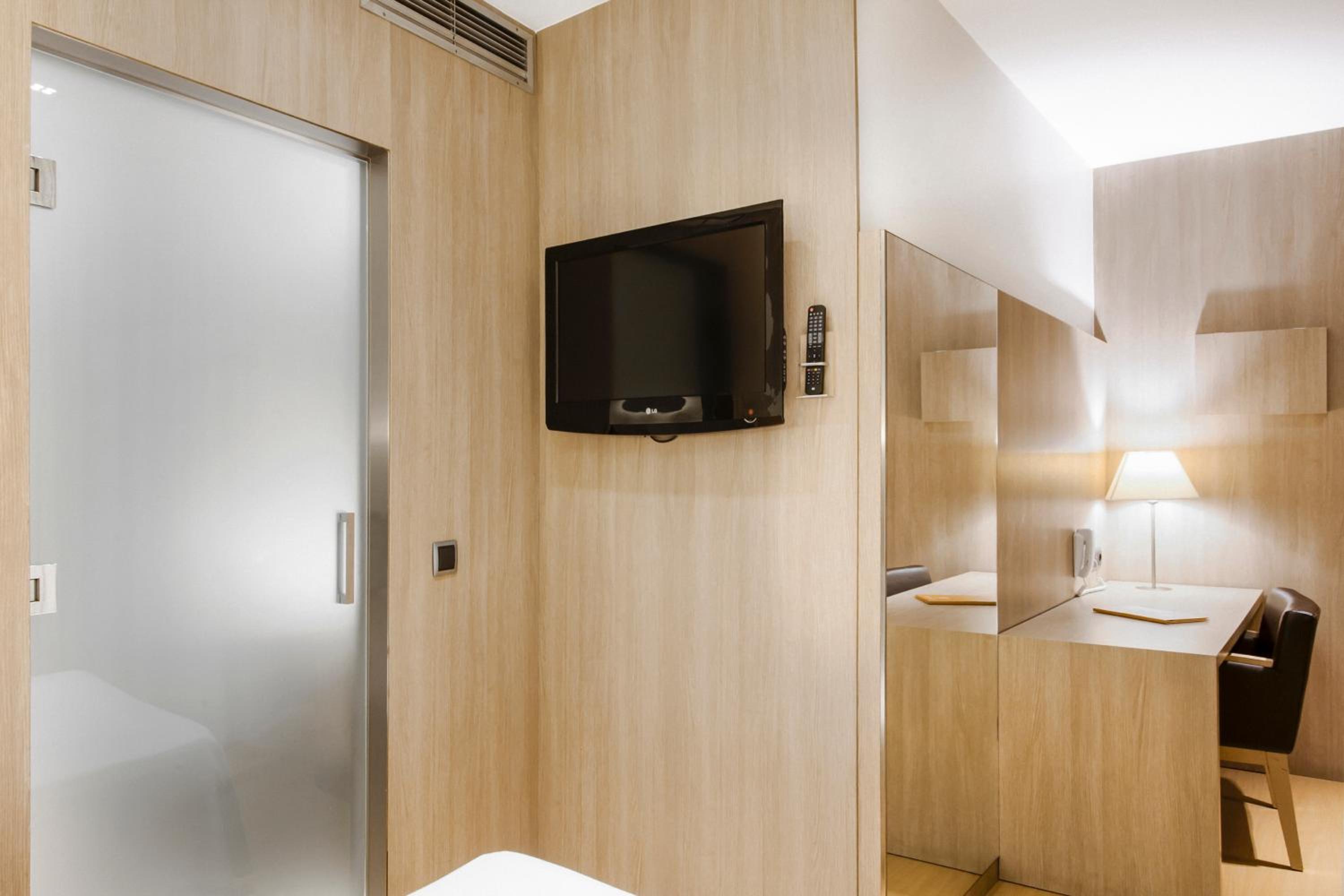 Single Room photo 3