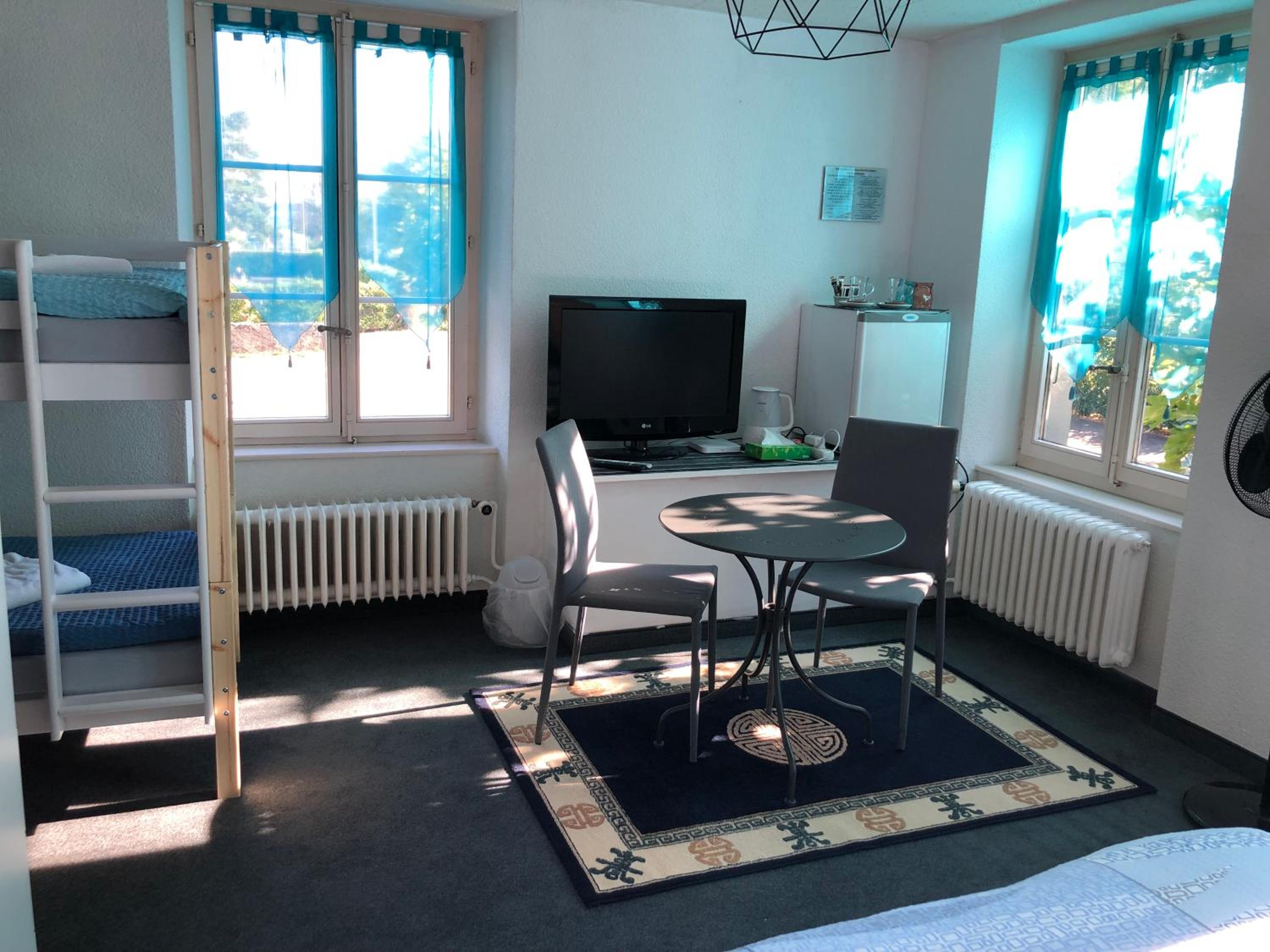 Family Room photo 3