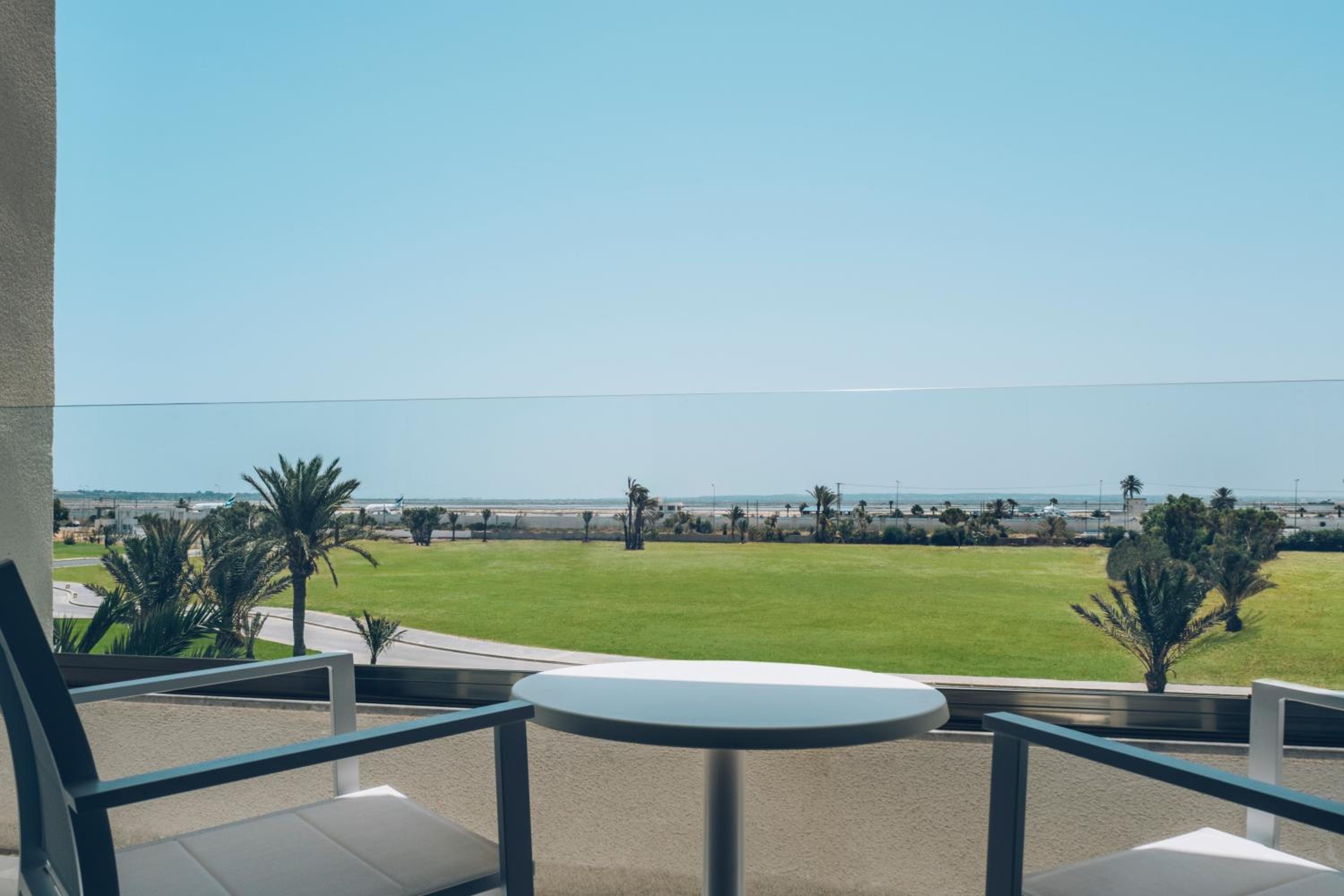Junior Suite with Garden View photo 2