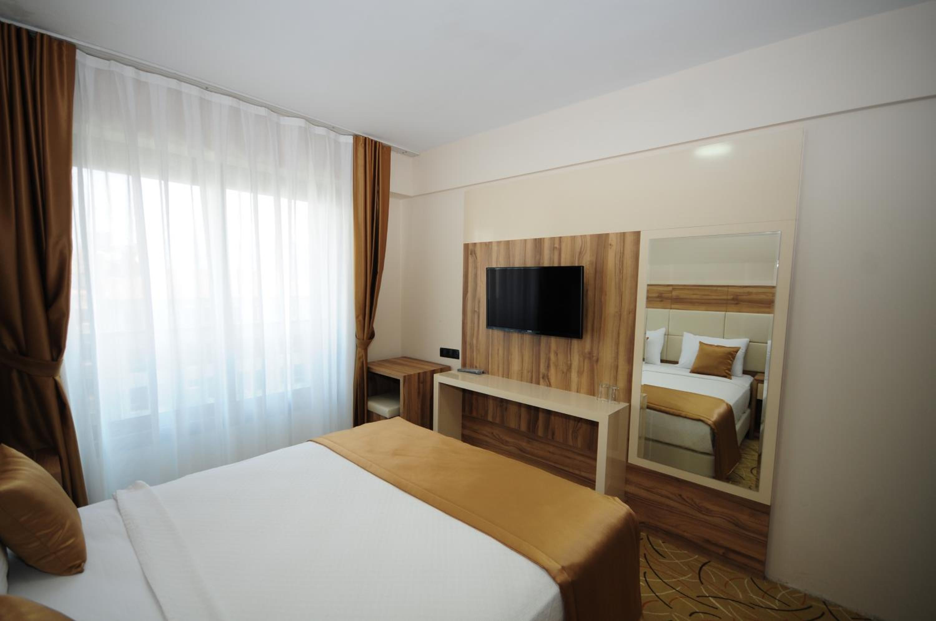 Standard Double Room - Photo 5
