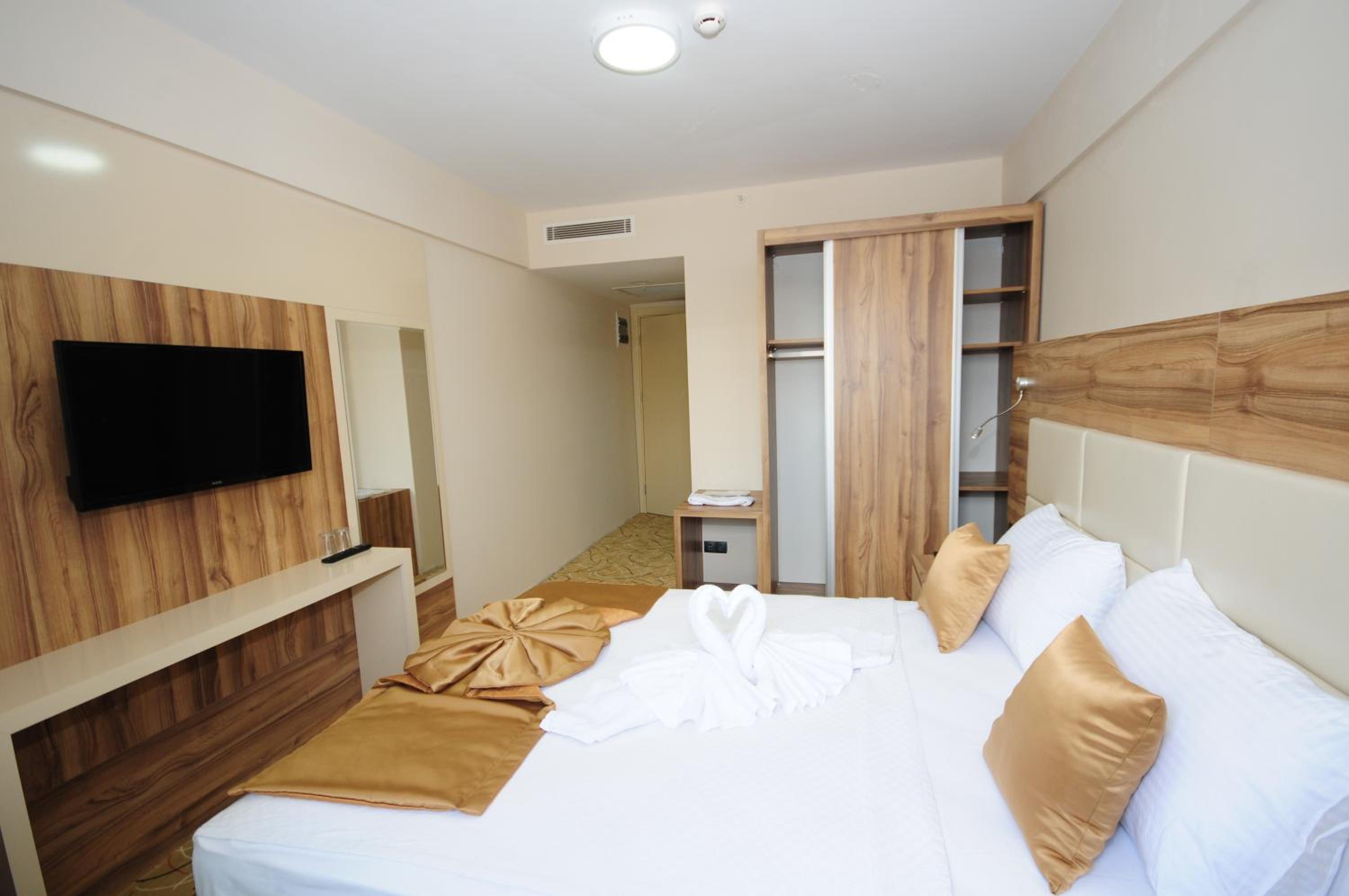 Standard Double Room - Photo 7