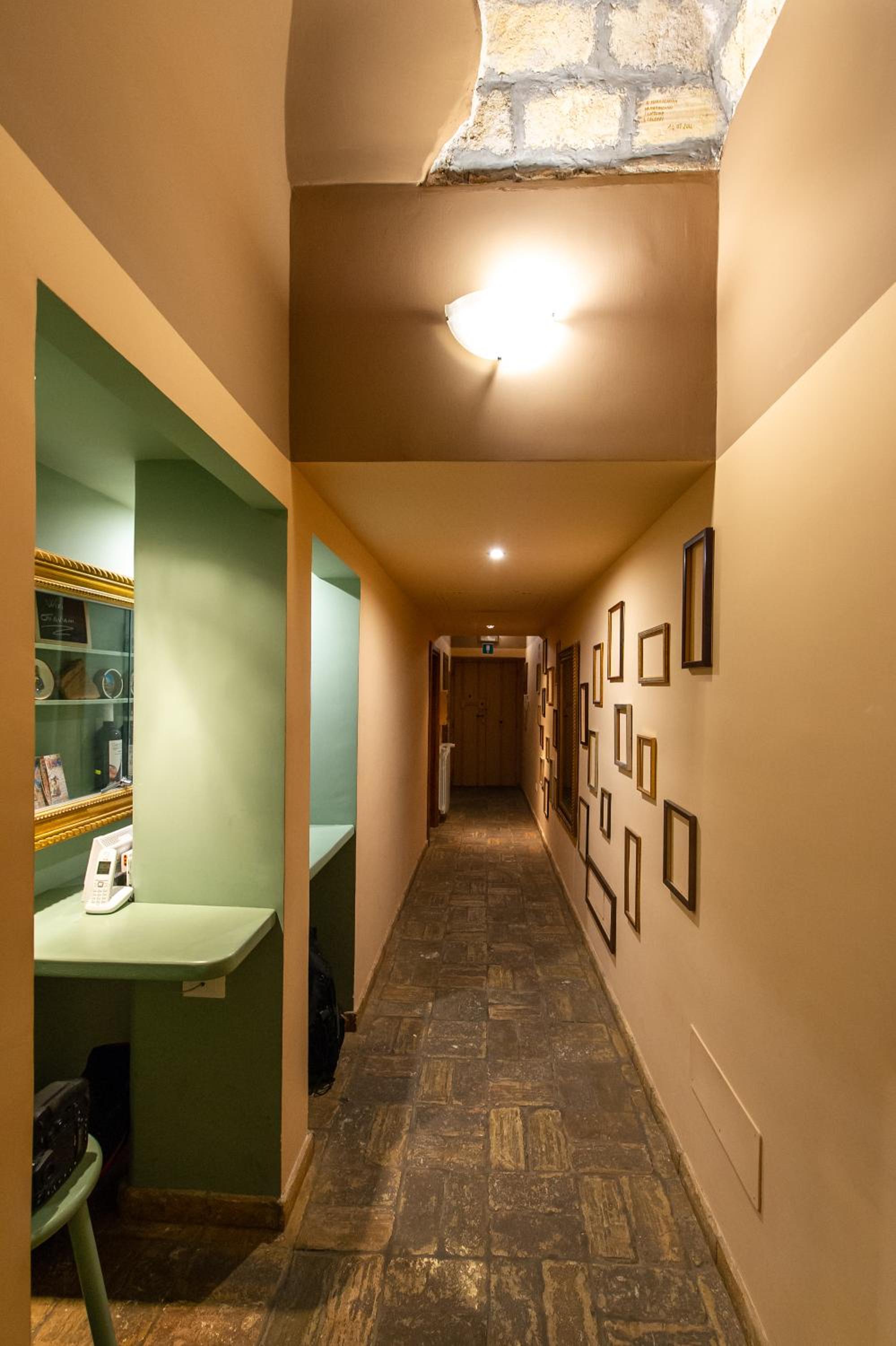 Small Double Room photo 2