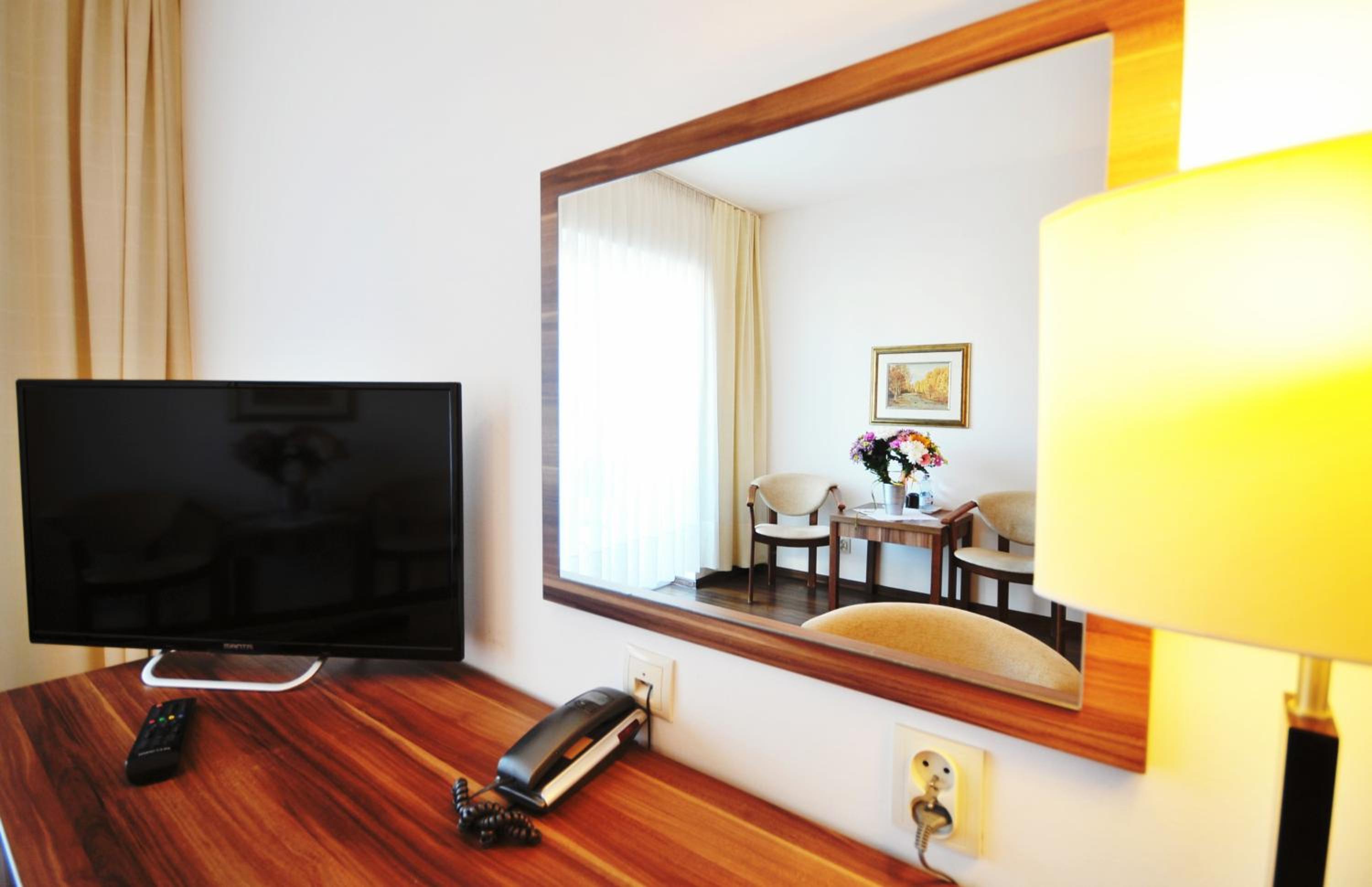 Double or Twin Room with Extra Bed photo 2