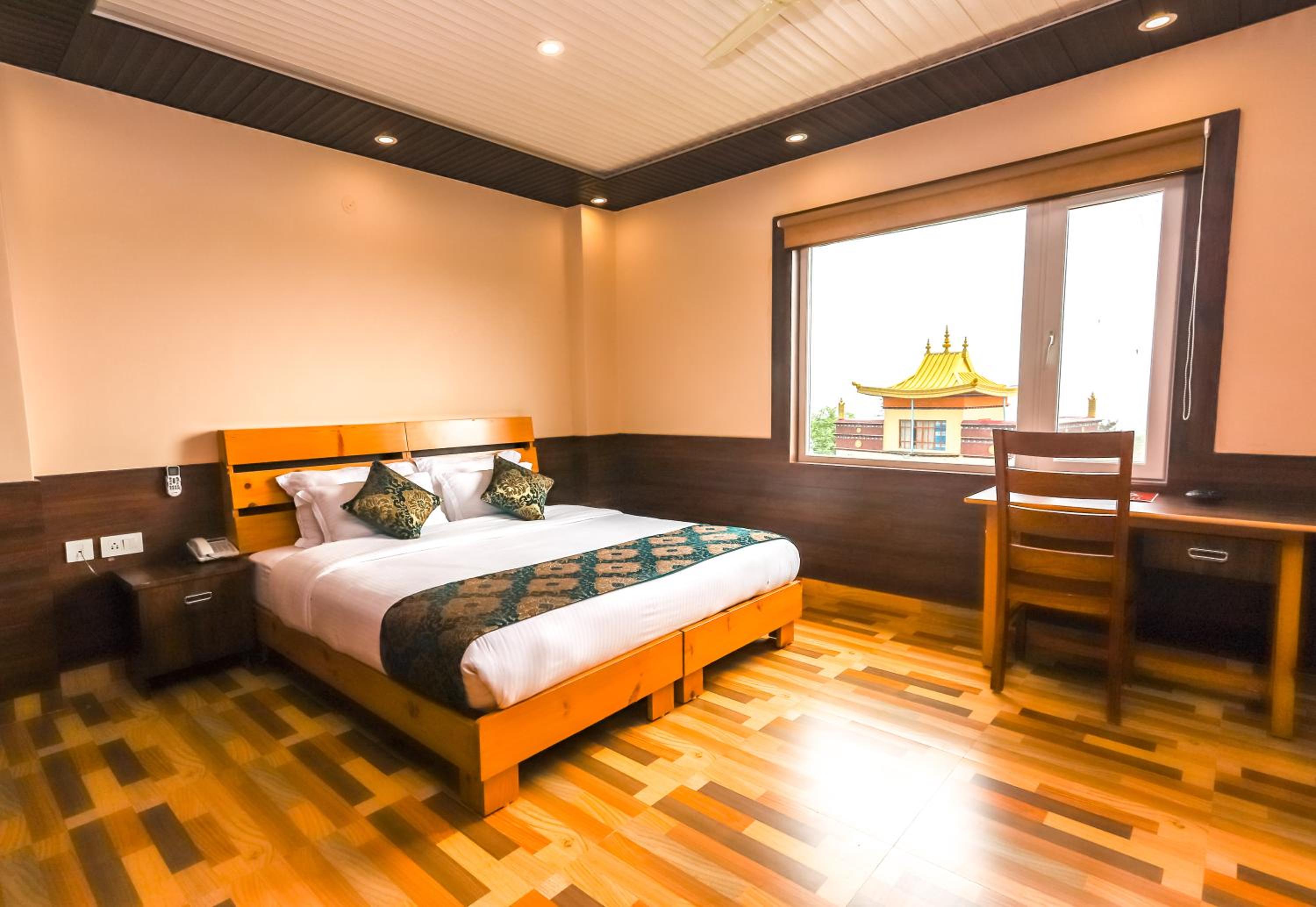 Deluxe Double or Twin Room - Photo 7