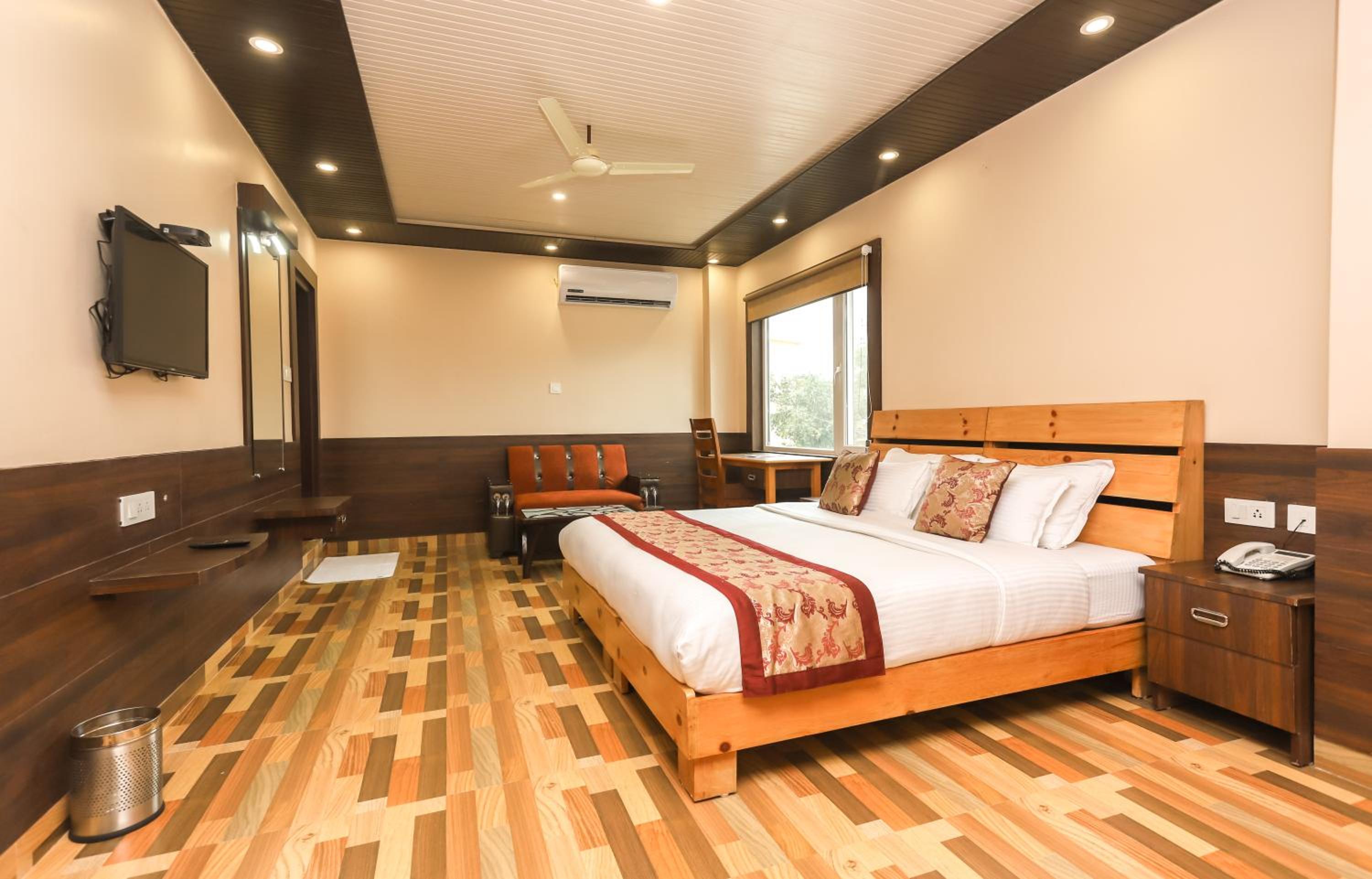 King Room with Mountain View - Photo 12