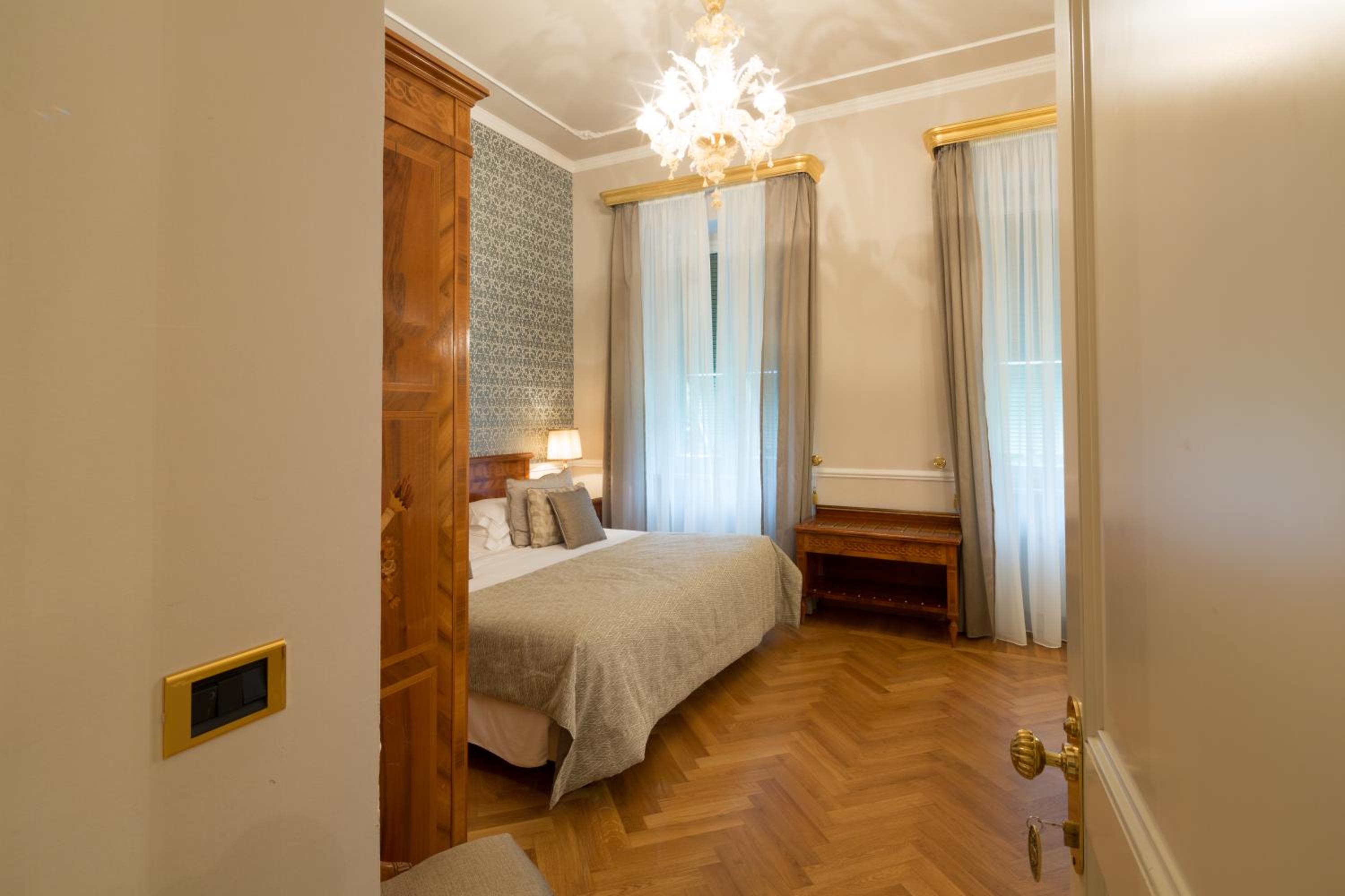 Double or Twin Room - Photo 3