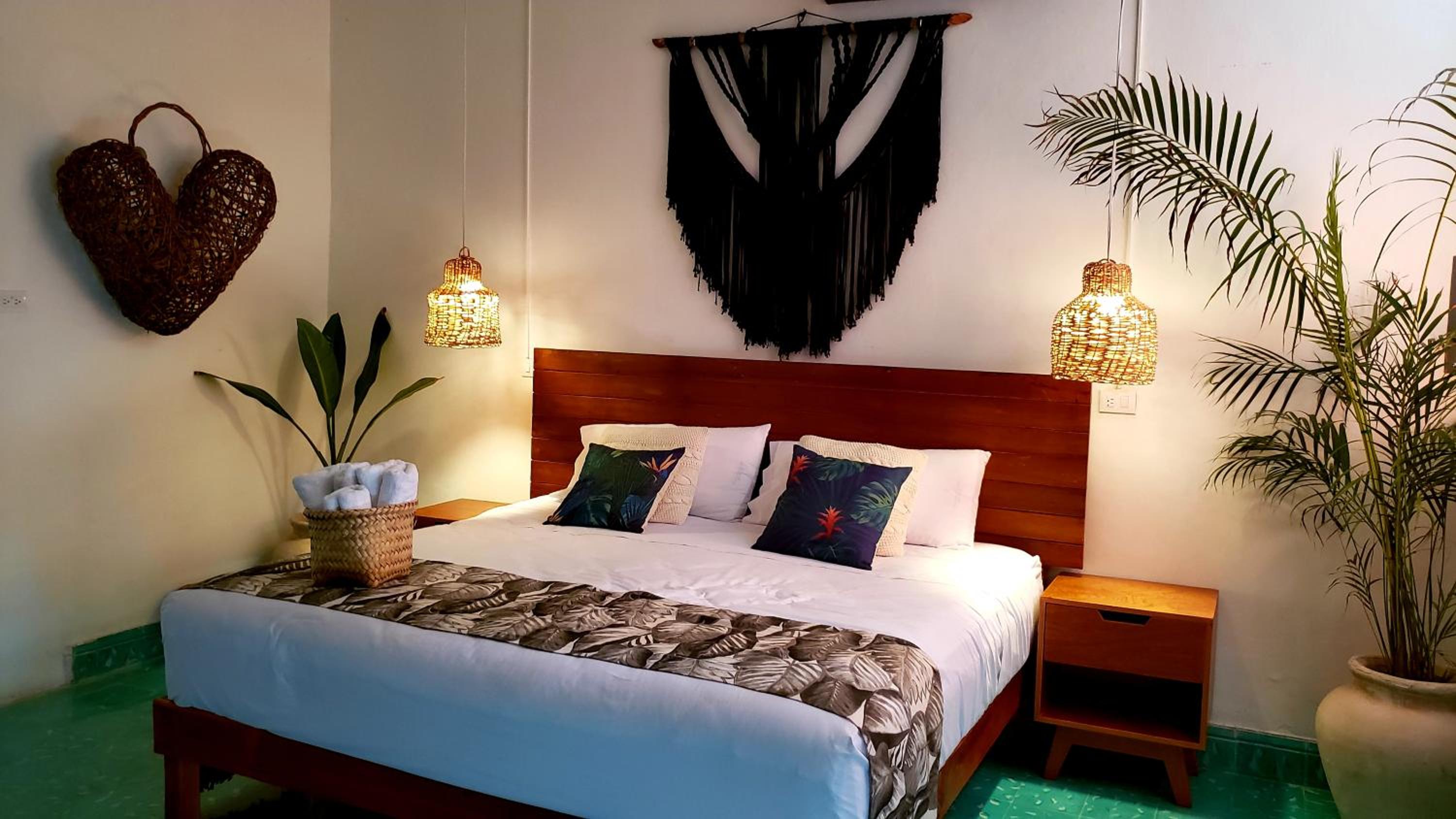 One-Bedroom Apartment - Photo 1