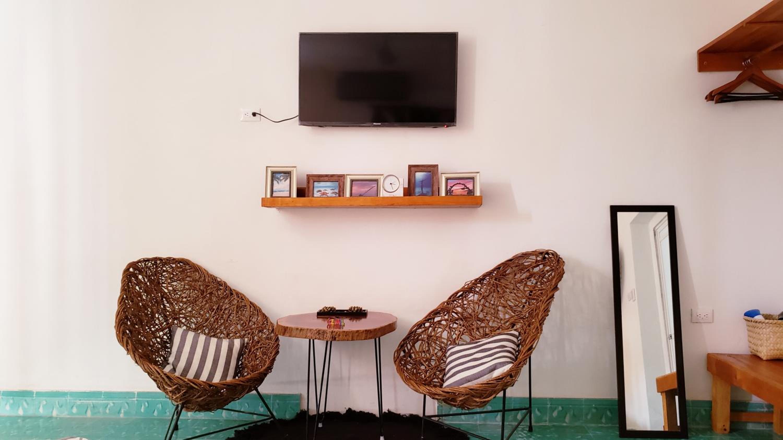 One-Bedroom Apartment - Photo 14