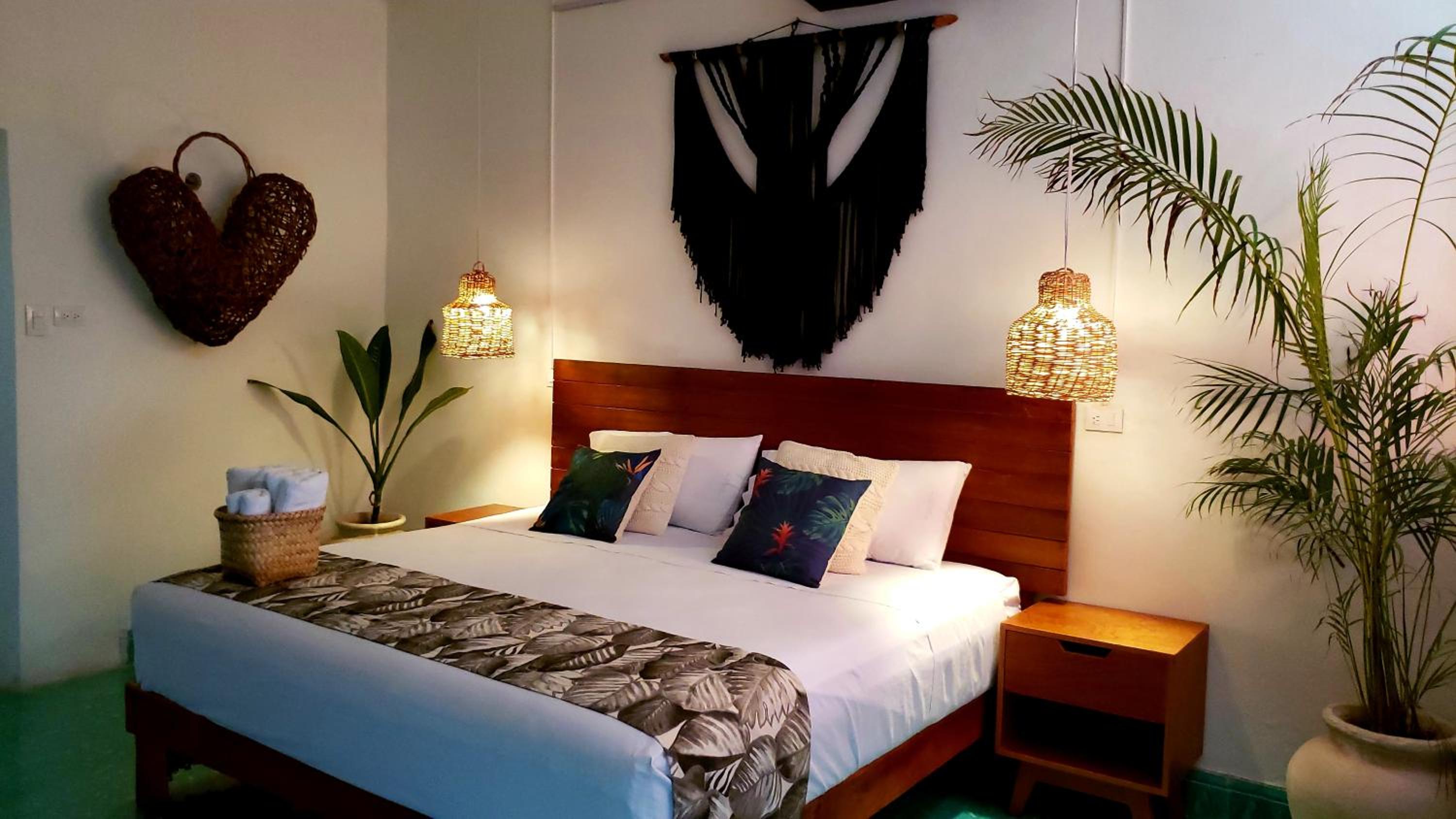 One-Bedroom Apartment - Photo 17