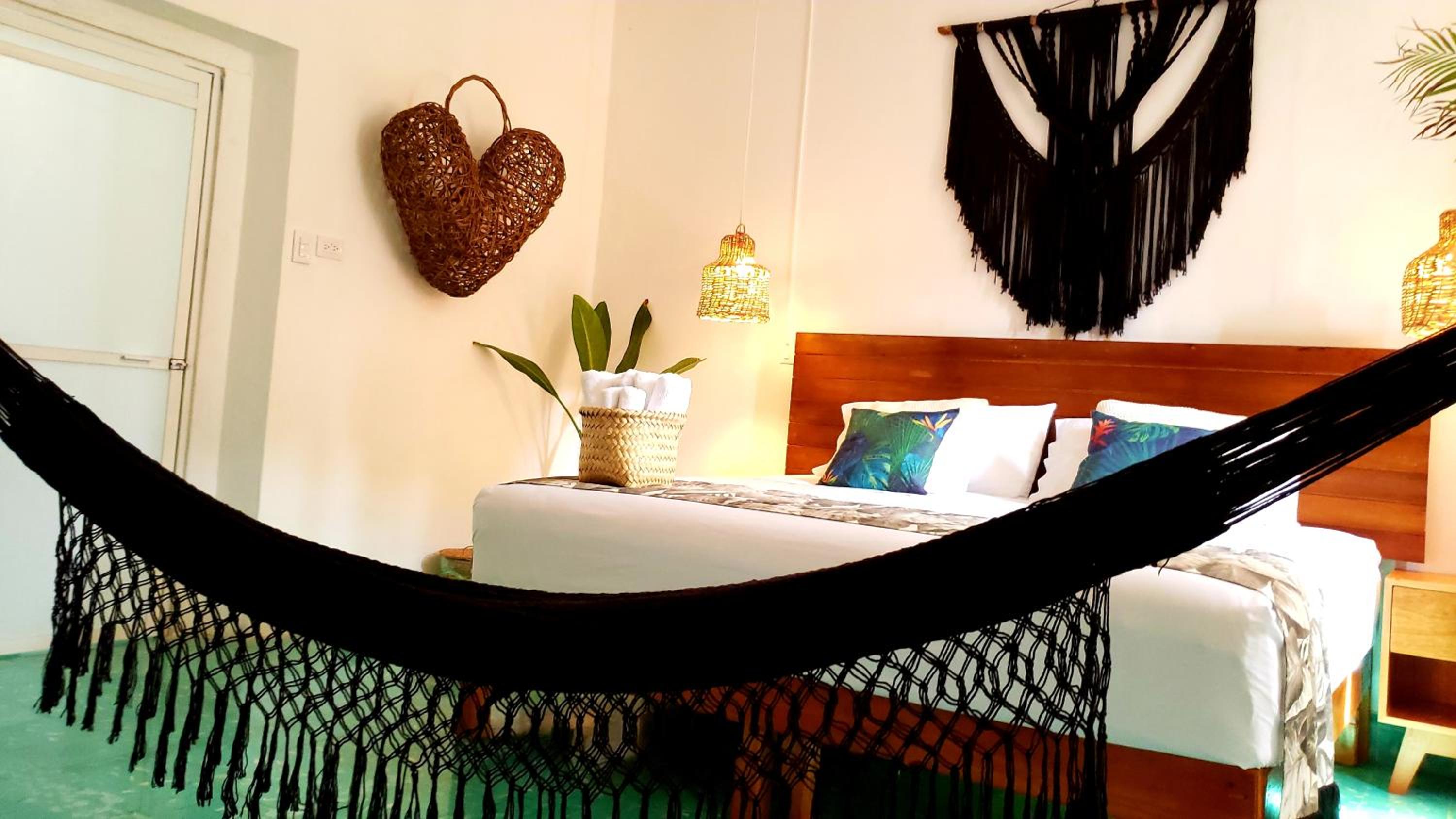 One-Bedroom Apartment - Photo 8
