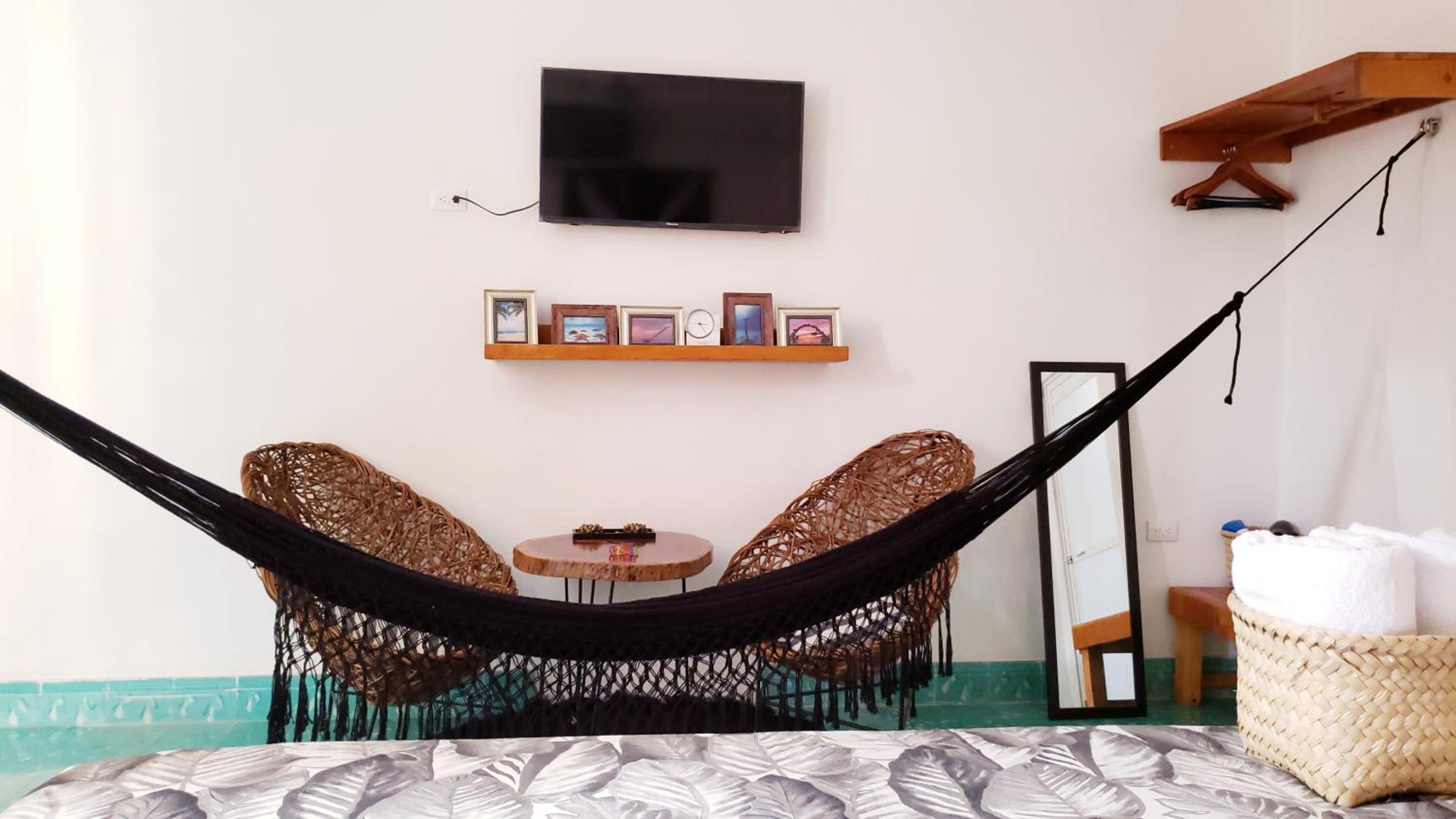 One-Bedroom Apartment - Photo 5