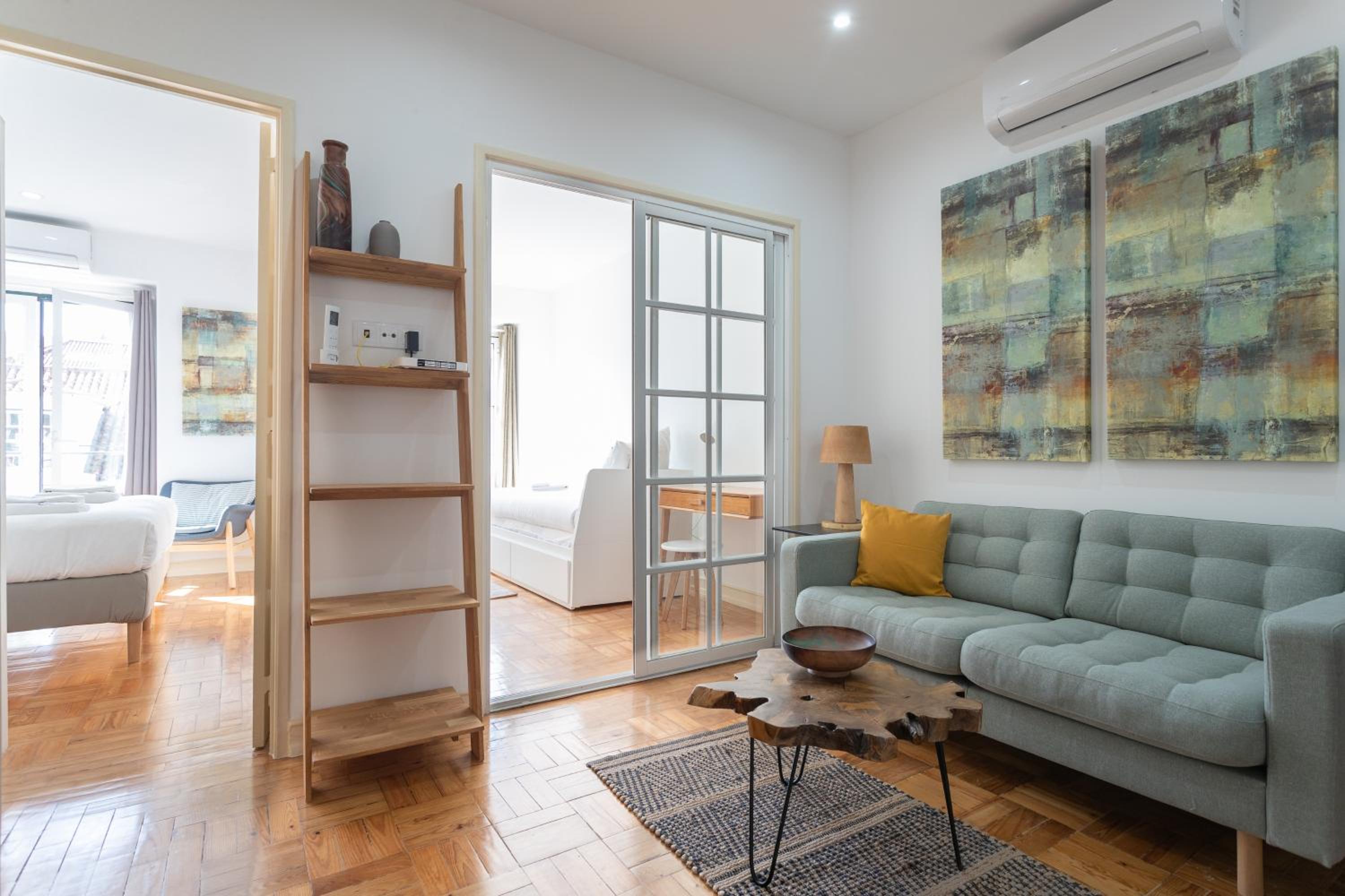 Apartment with Balcony photo 1