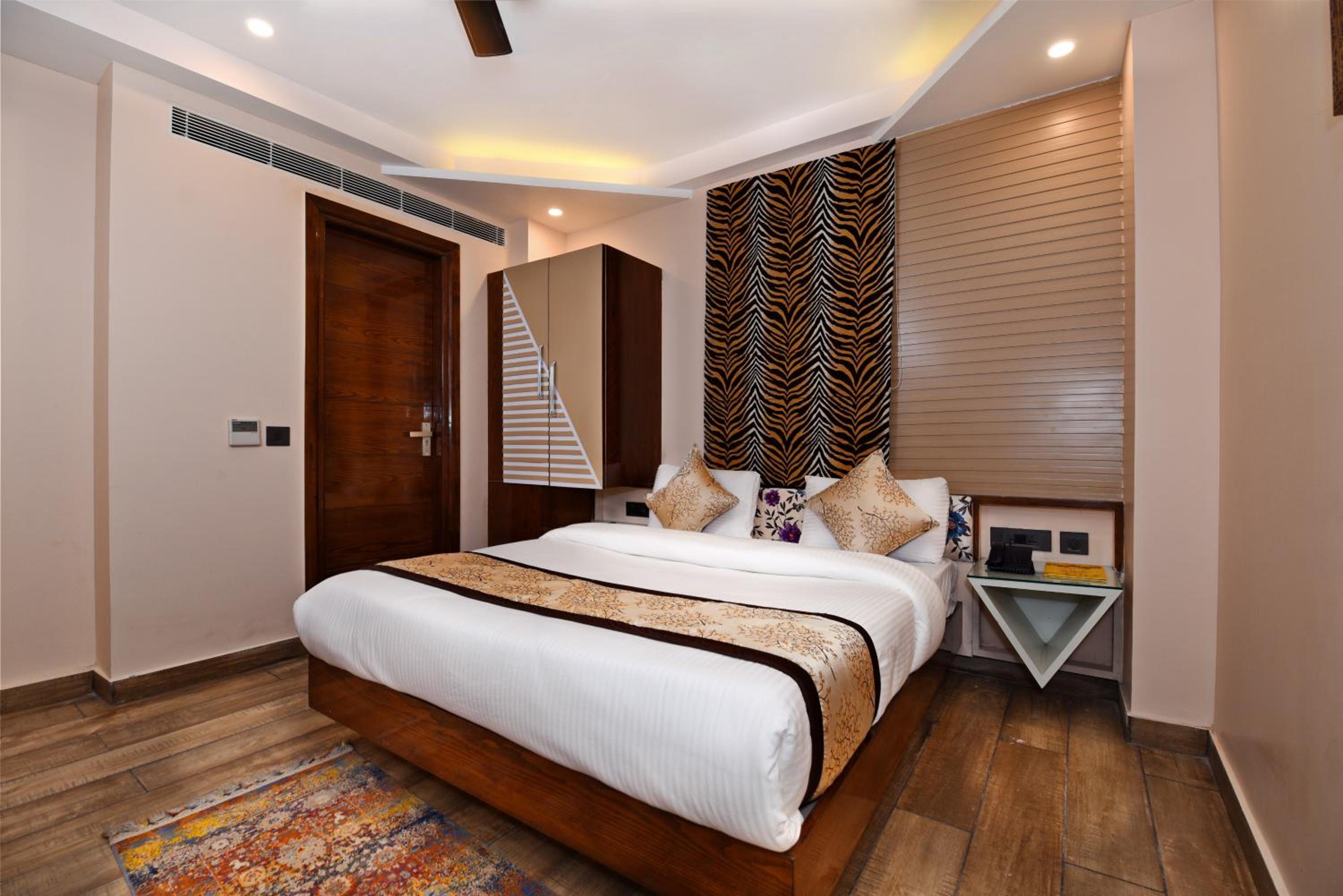 Superior Room With Free Airport Pickup photo 1