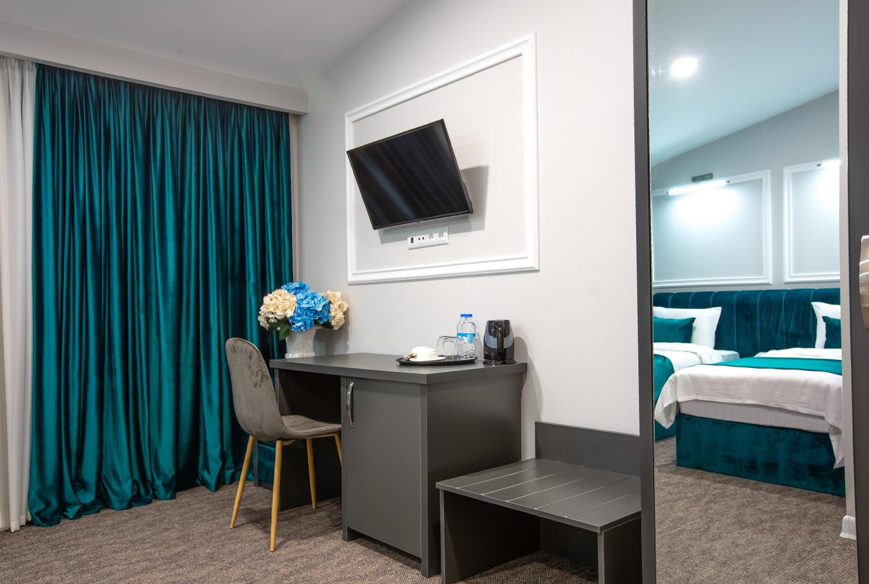 Standard Twin Room - Photo 2