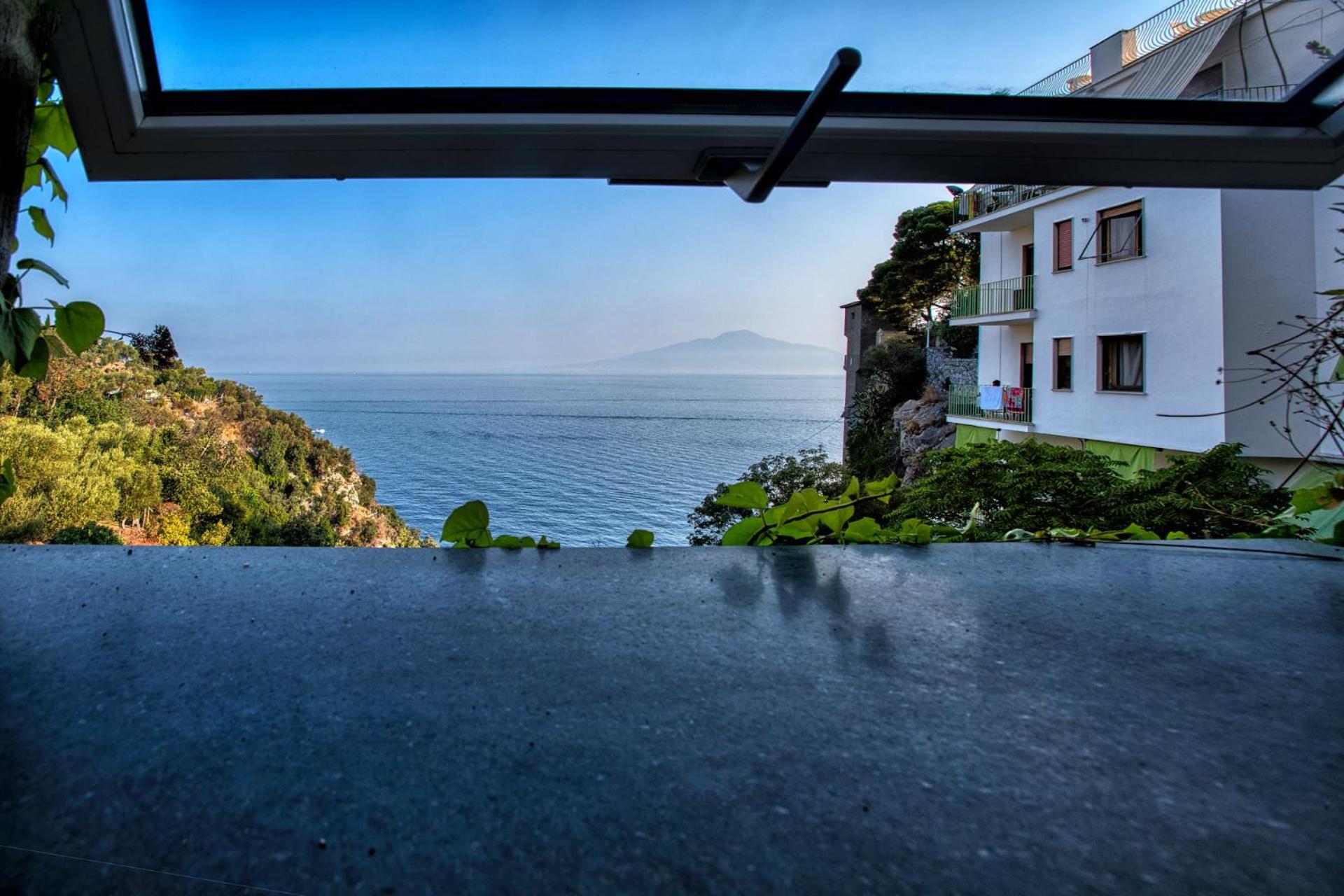 Sea view room with window - Accessible only by stairs thumbnail 6