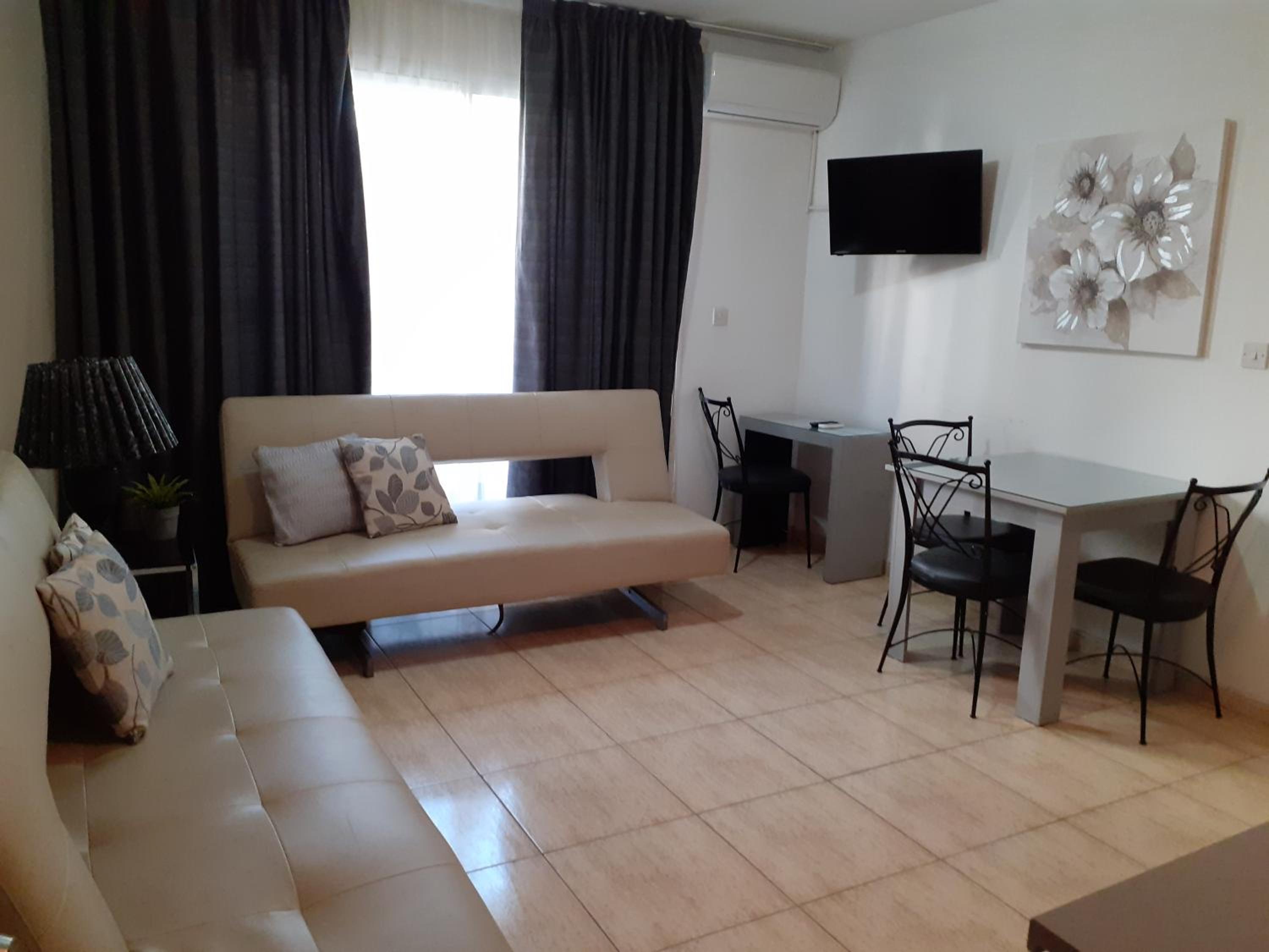 Superior One-Bedroom Apartment