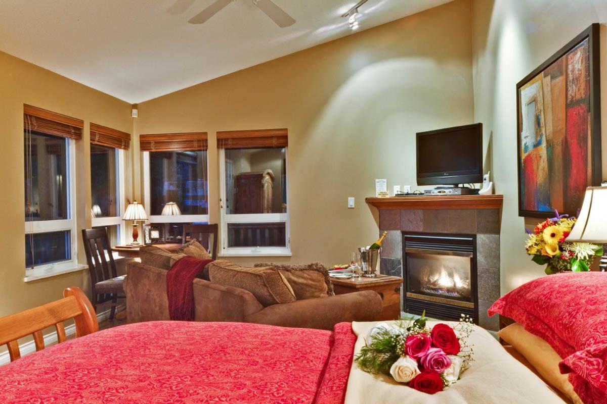 Queen Suite with Garden View