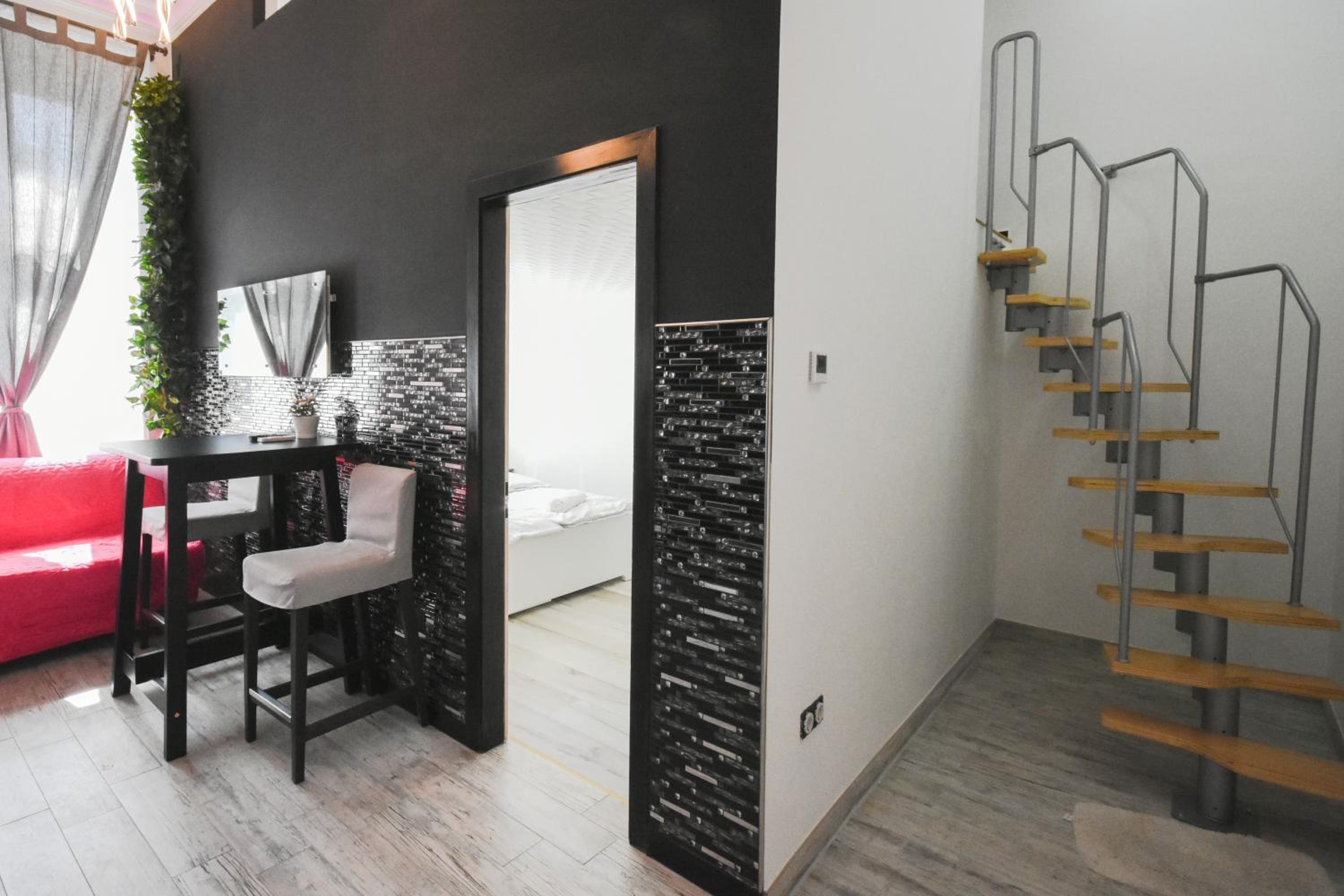Two-Bedroom Apartment - Photo 8