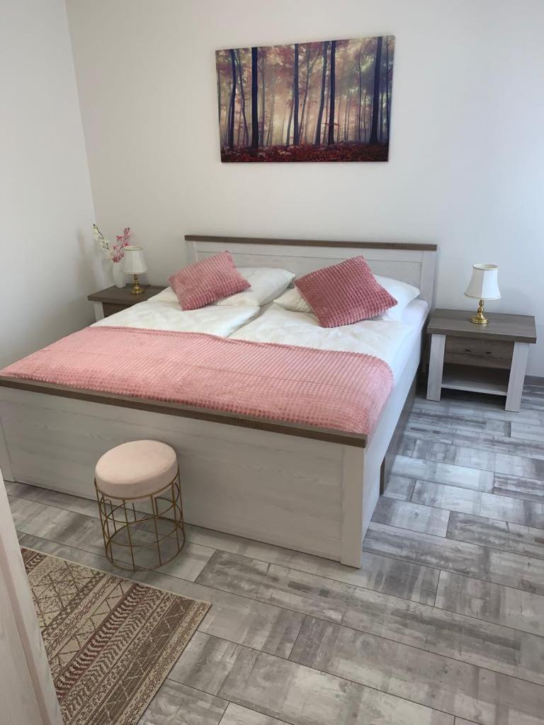 One-Bedroom Apartment - Photo 19