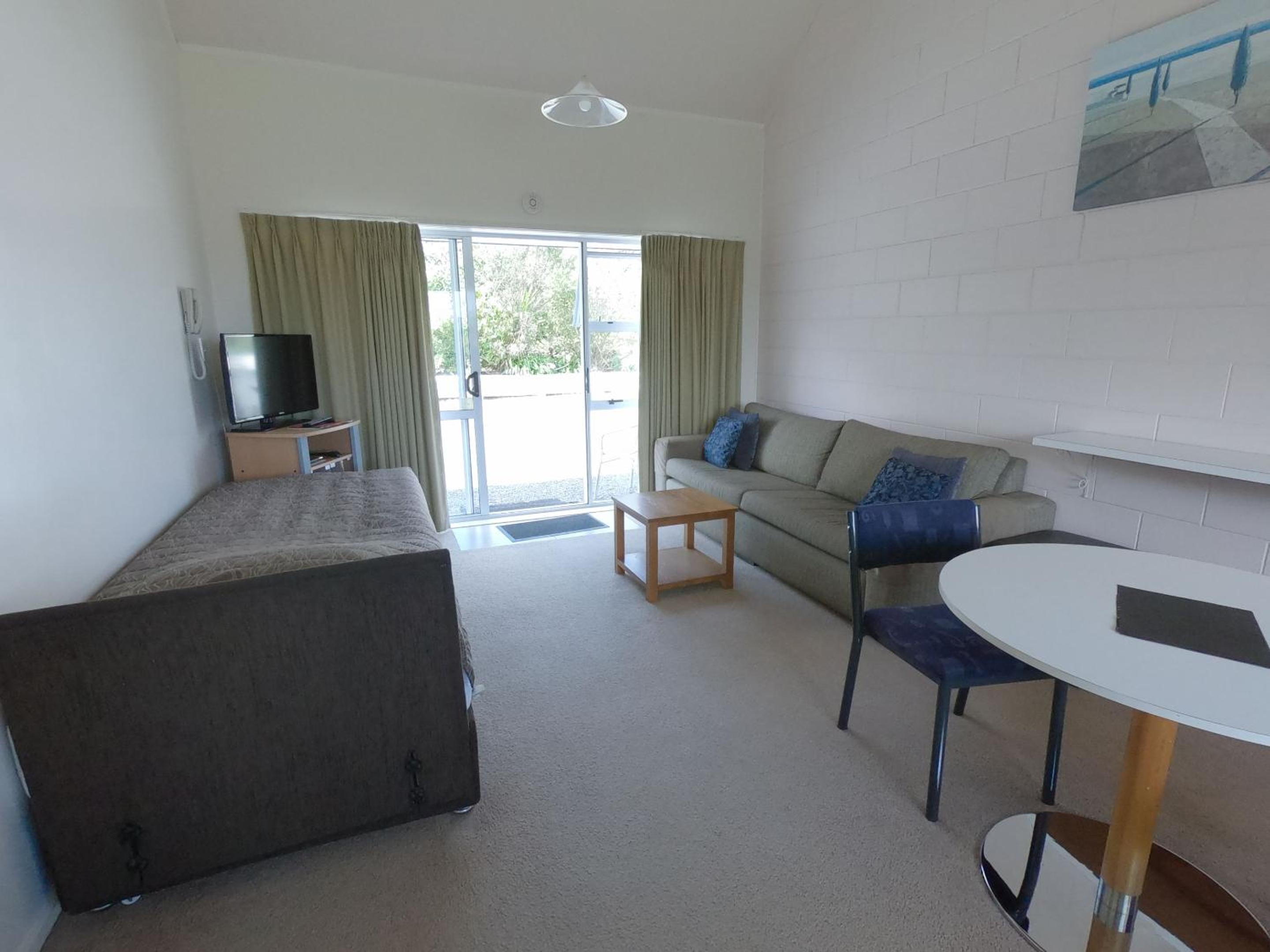 King Suite - Photo 3