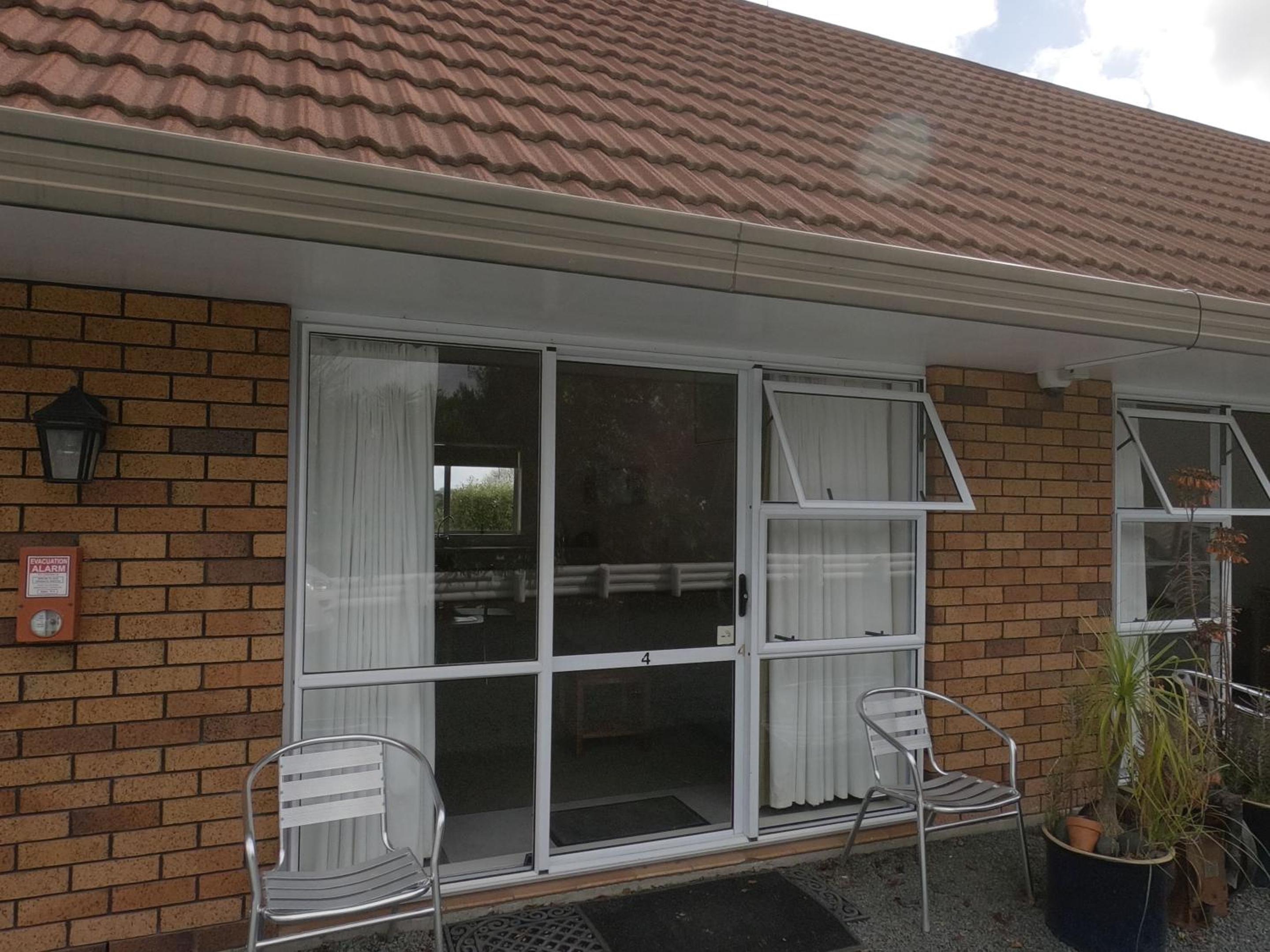Queen Suite - Photo 3
