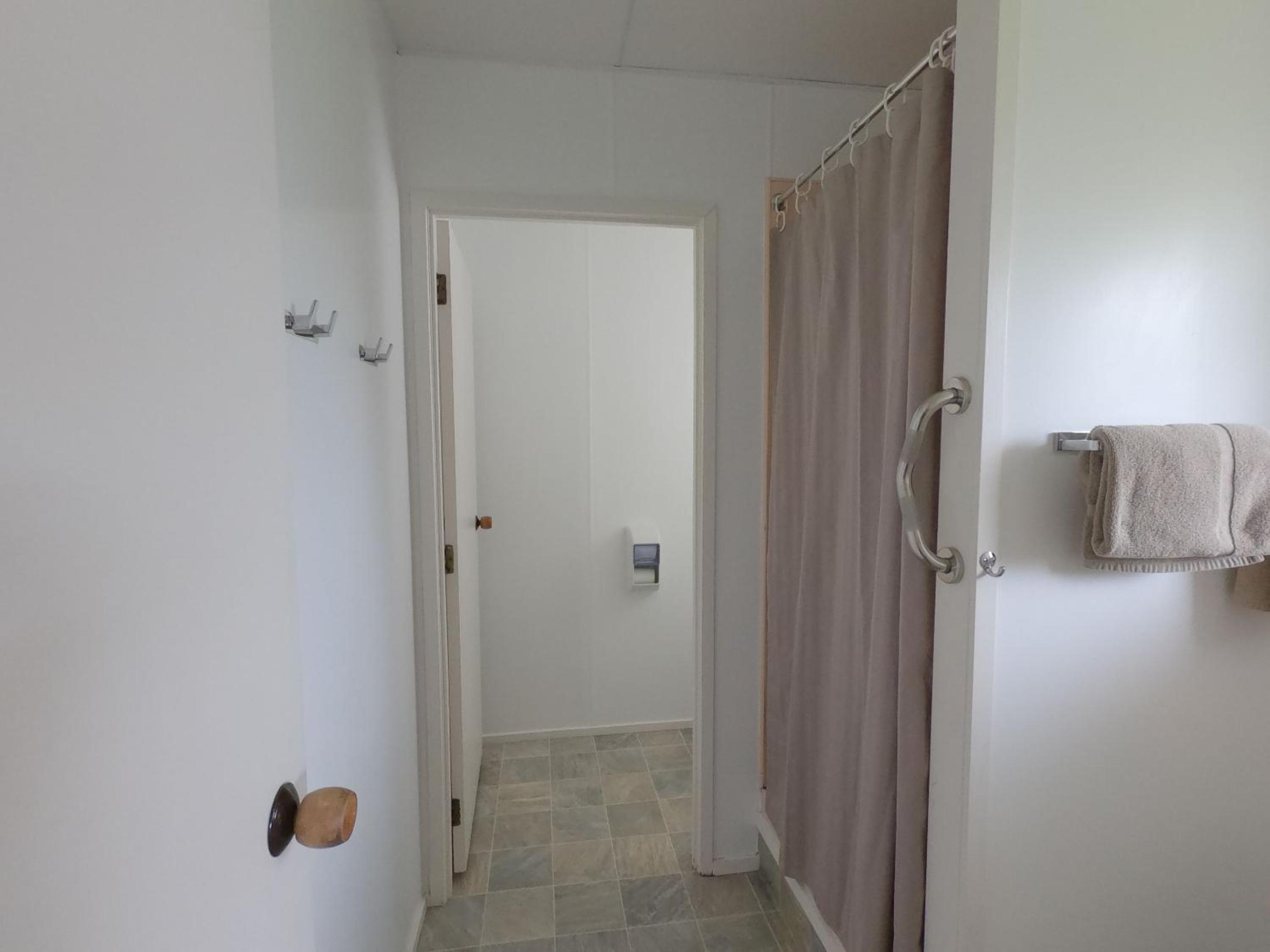 Queen Suite - Photo 13