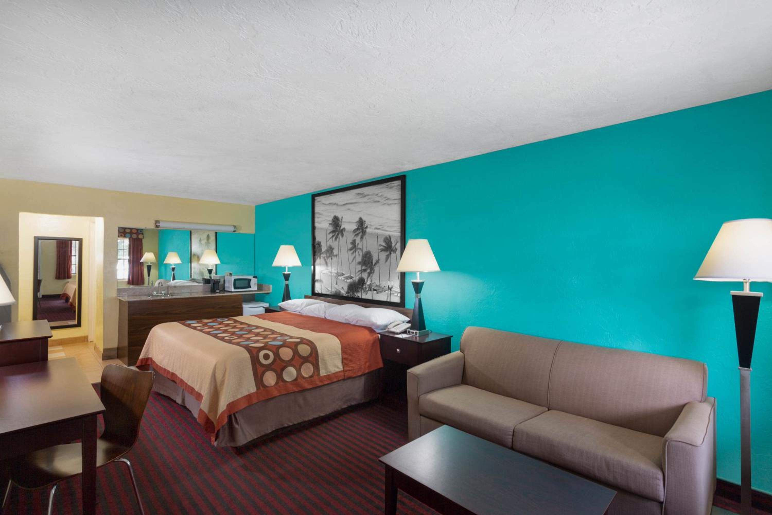King Room - Non-Smoking - Photo 1