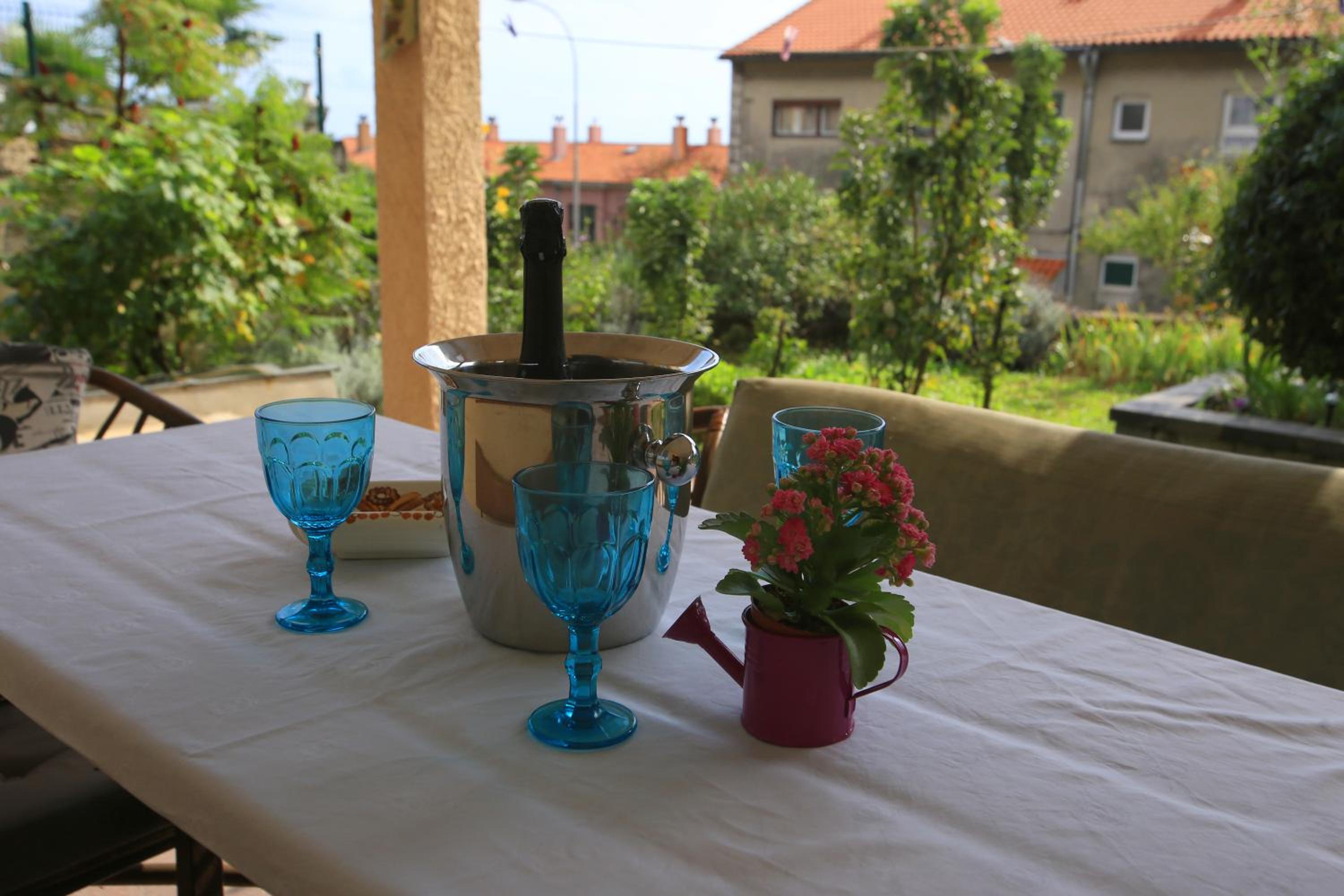 Apartment with Garden View - Photo 17