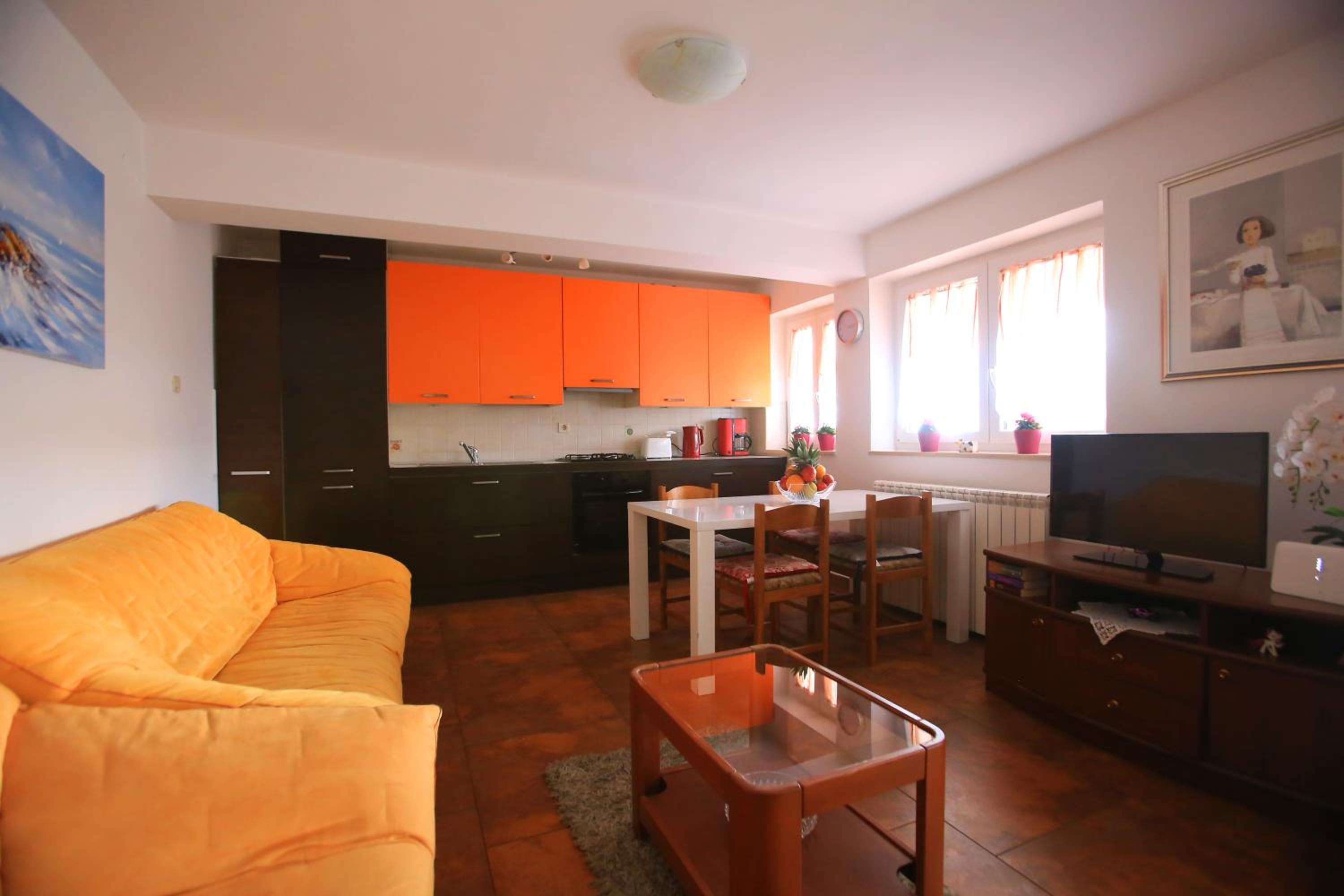 Apartment with Garden View - Photo 19