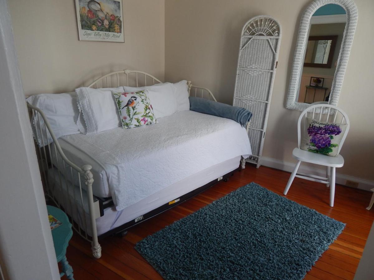 Queen Room with Garden View photo 2