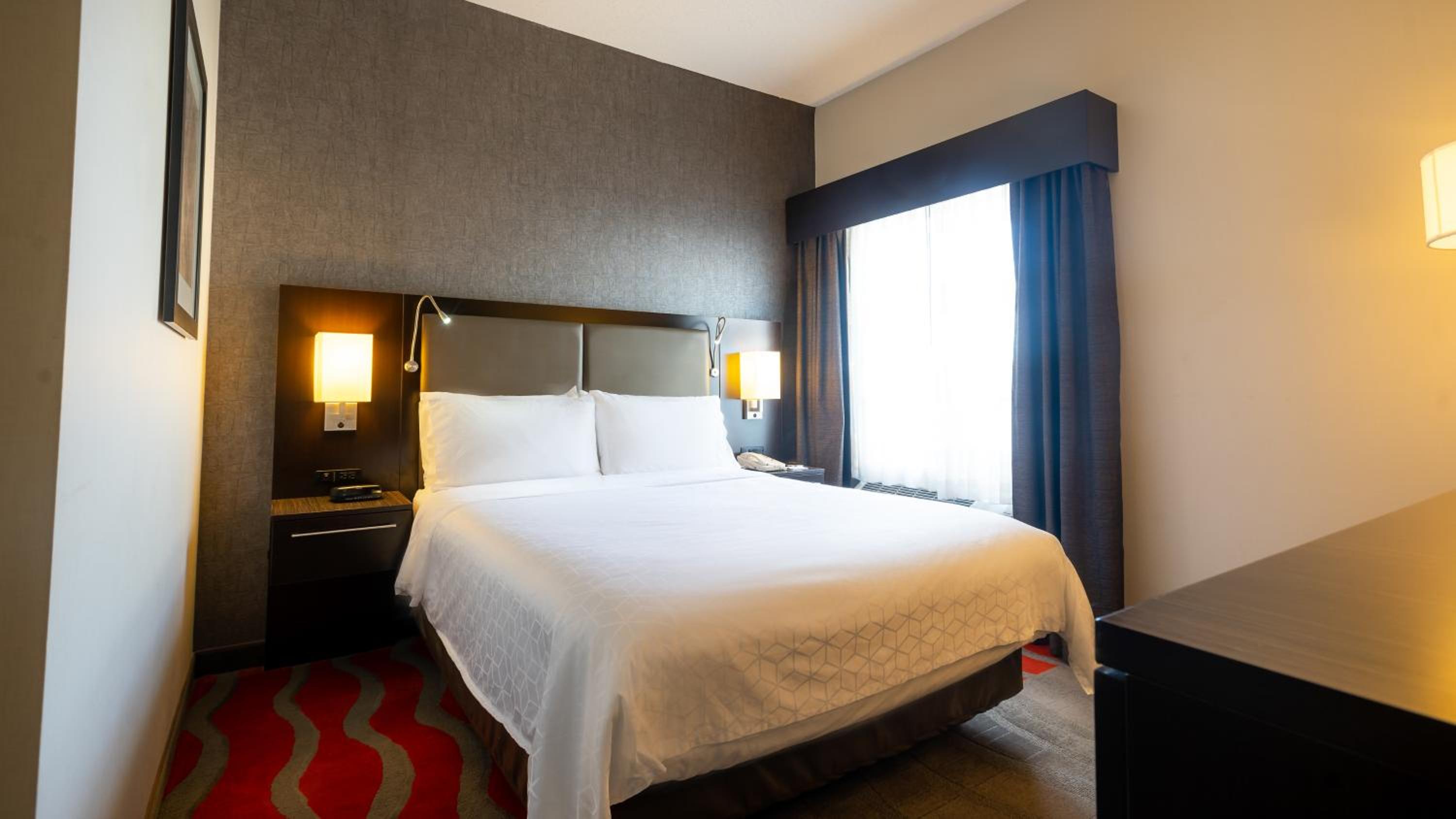 Deluxe Room - Photo 2