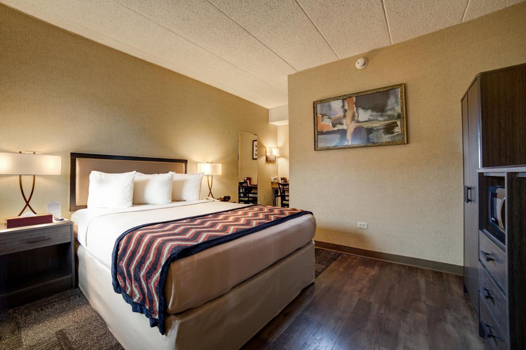 Standard Queen Room - Photo 6