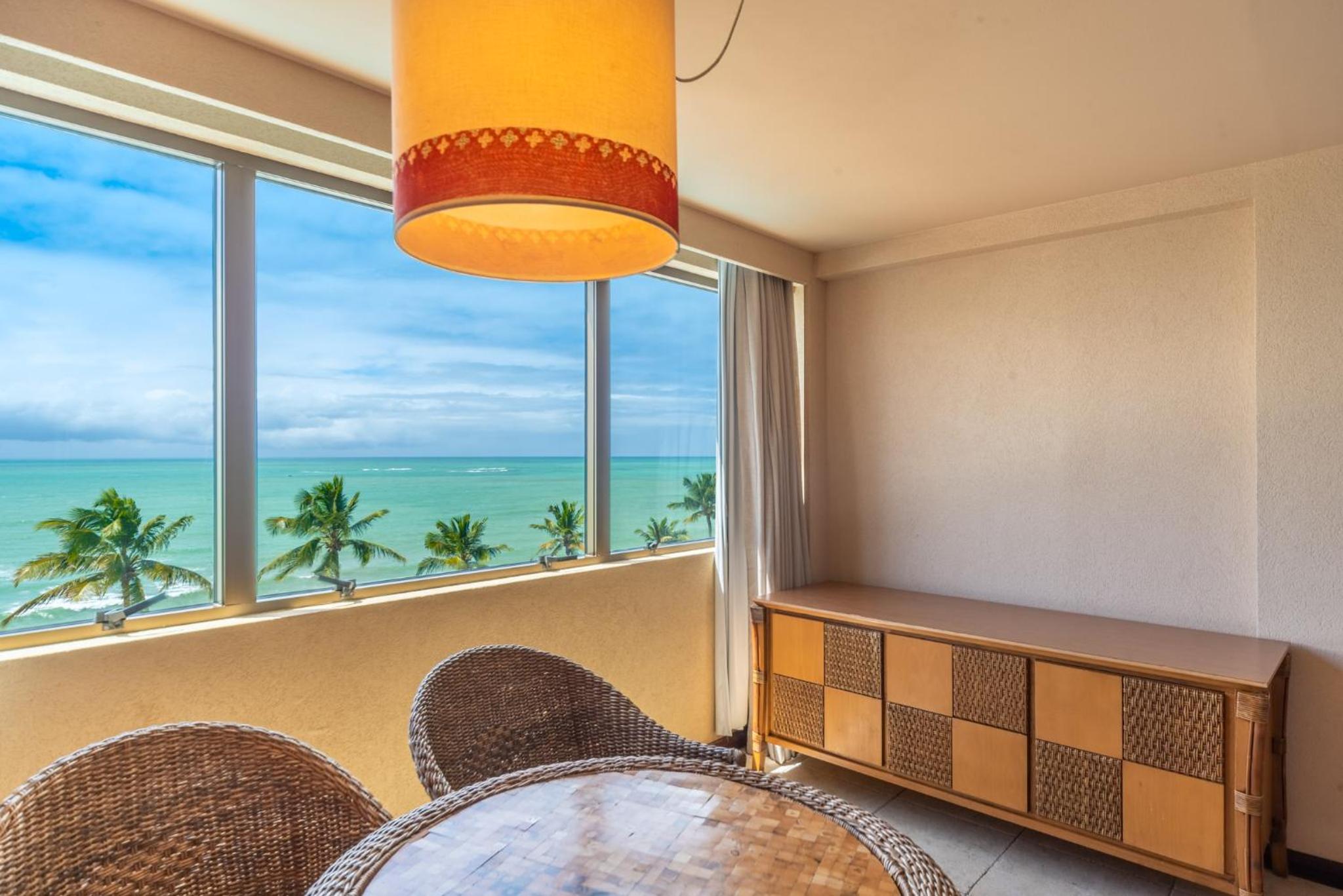 Deluxe Double Room with Ocean View - Bali Floor