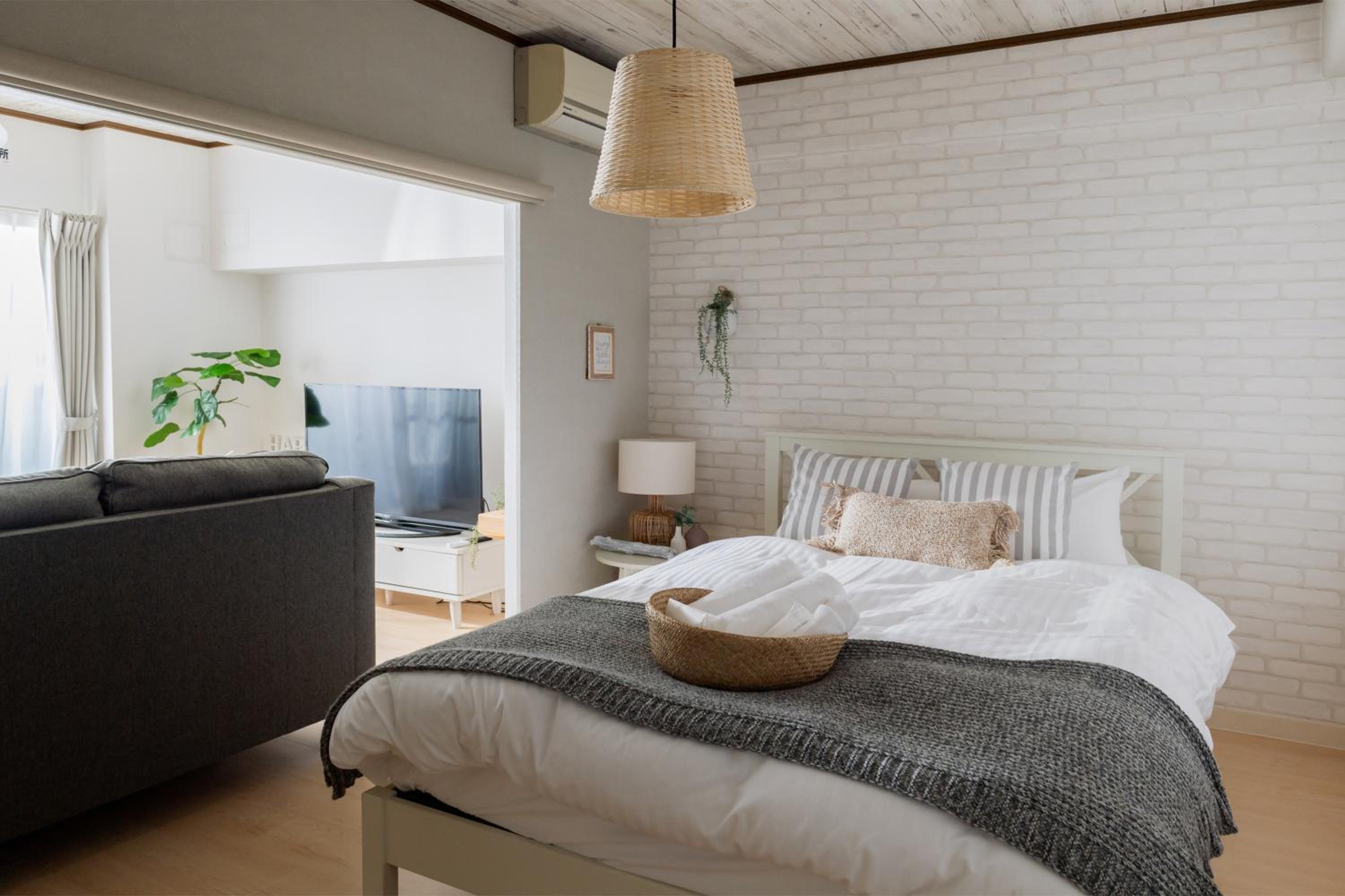 Two-Bedroom Apartment - Small Dog Friendly - Photo 25
