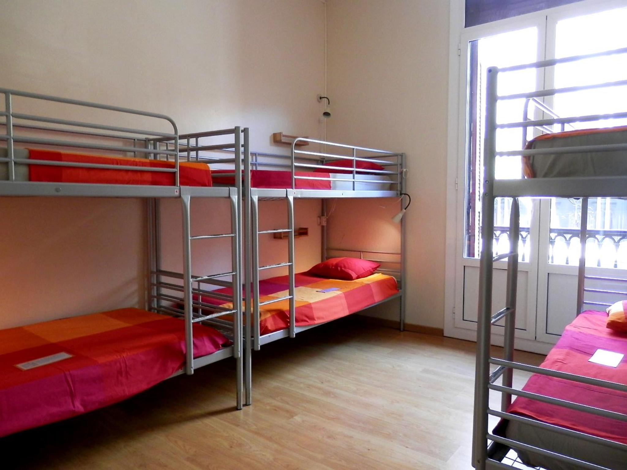 Cama en Dormitorio Compartido de 6 Camas con Baño Compartido