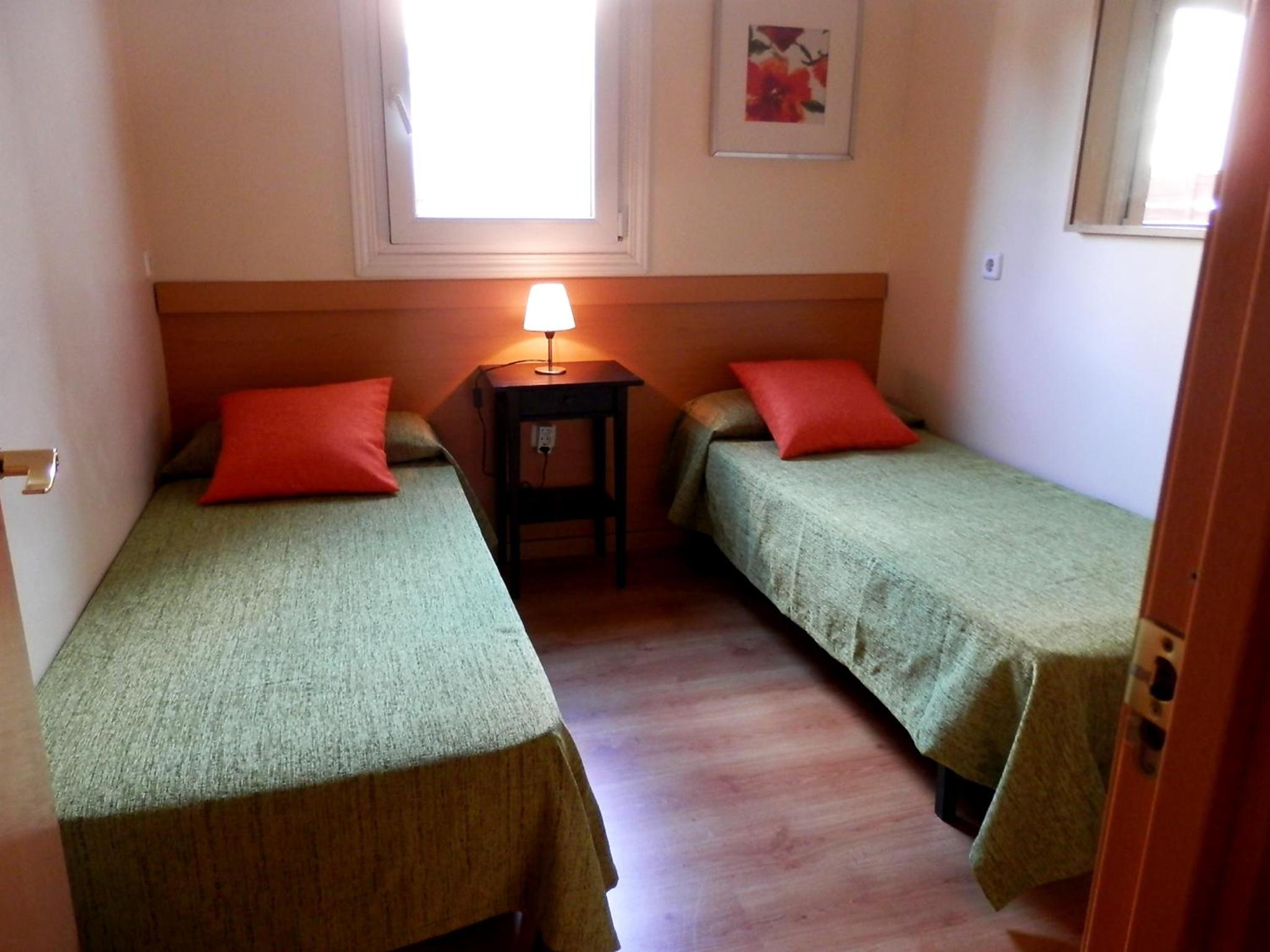 Habitación Doble Básica con Baño Compartido